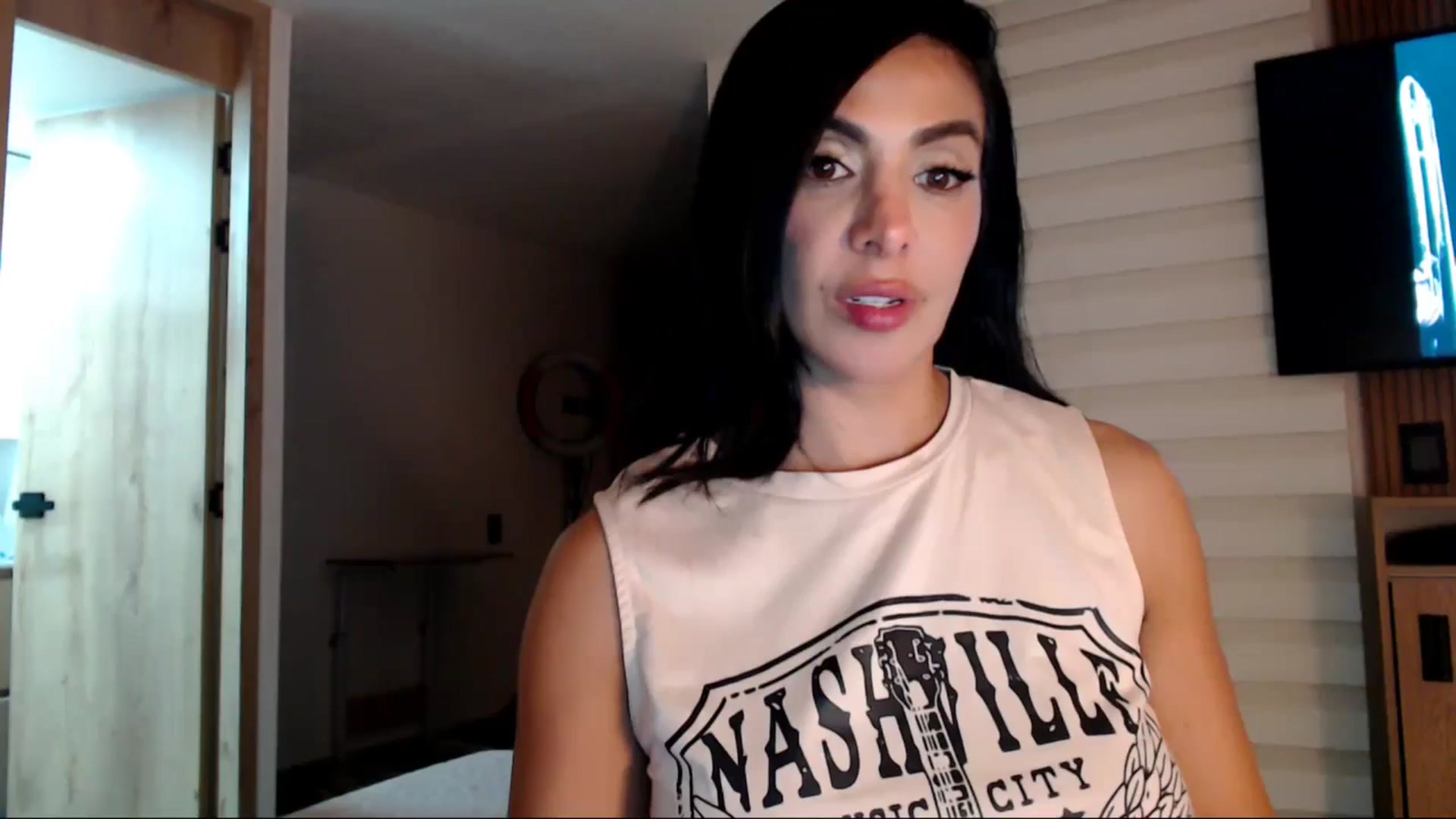 Gallery image thumbnail from AliceFox_'s myfreecams stream on, 02/22/2026, 02:24 image 5 of 20