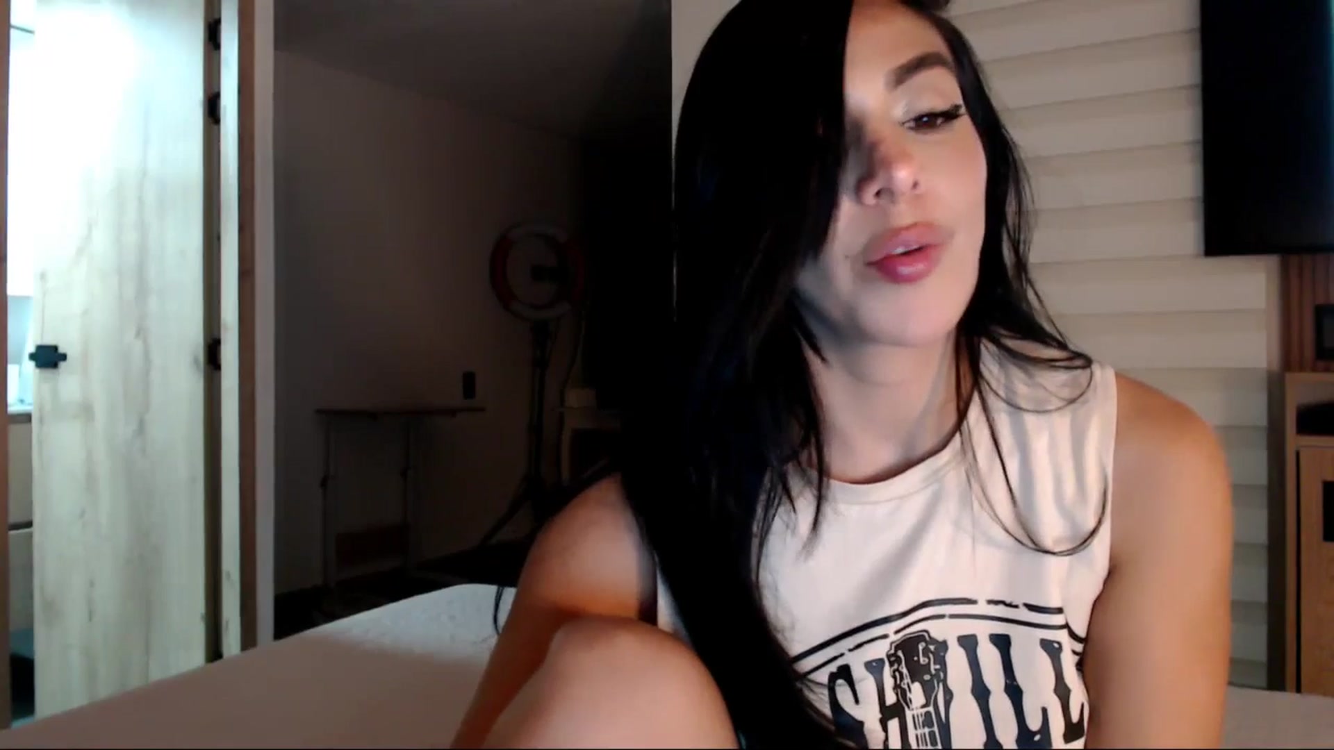 Gallery image thumbnail from AliceFox_'s myfreecams stream on, 02/22/2026, 02:24 image 11 of 20