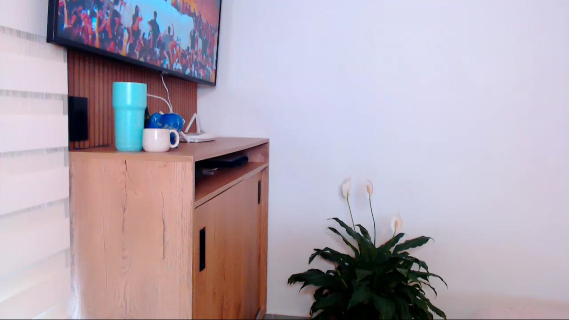 Gallery image thumbnail from AliceFox_'s myfreecams stream on, 02/23/2026, 21:15 image 15 of 20