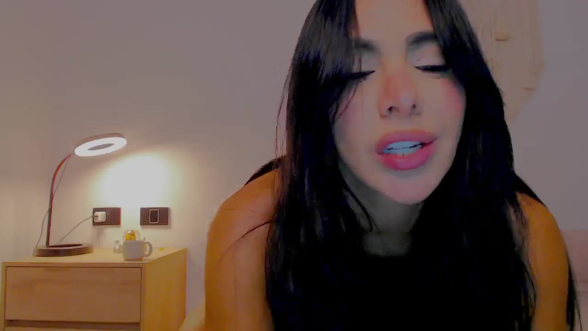 Gallery image thumbnail from AliceFox_'s myfreecams stream on, 03/10/2026, 01:31 image 8 of 20