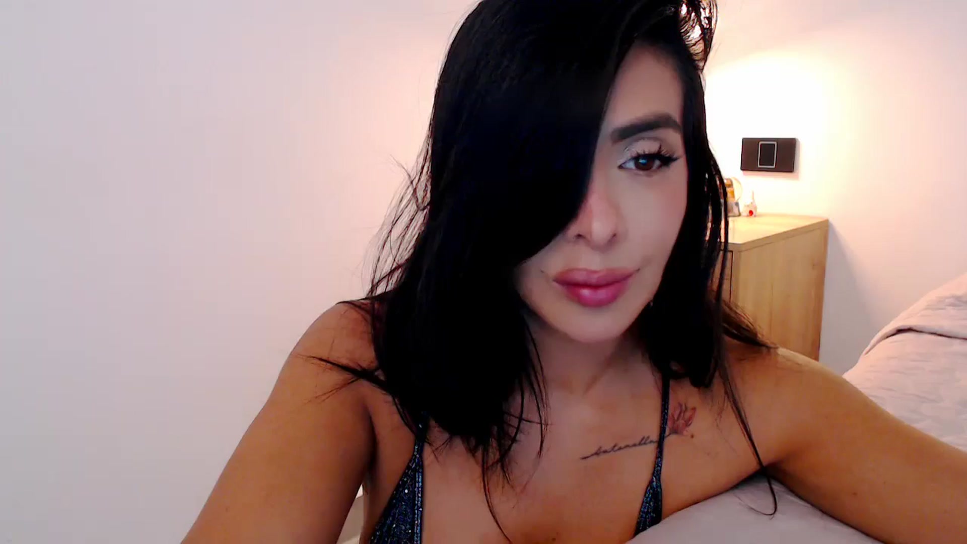 Gallery image thumbnail from AliceFox_'s myfreecams stream on, 03/21/2026, 17:13 image 1 of 20