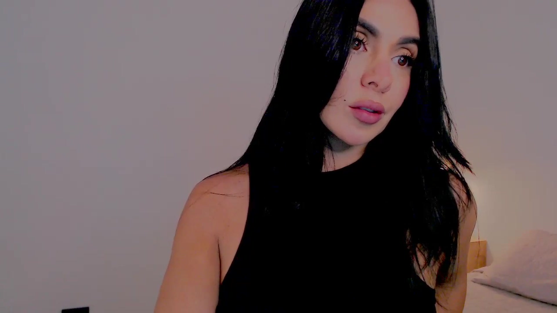 Gallery image thumbnail from AliceFox_'s myfreecams stream on, 03/24/2026, 16:11 image 15 of 20