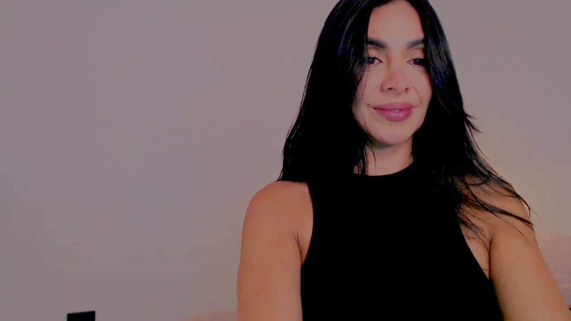 Gallery image thumbnail from AliceFox_'s myfreecams stream on, 03/24/2026, 16:11 image 17 of 20