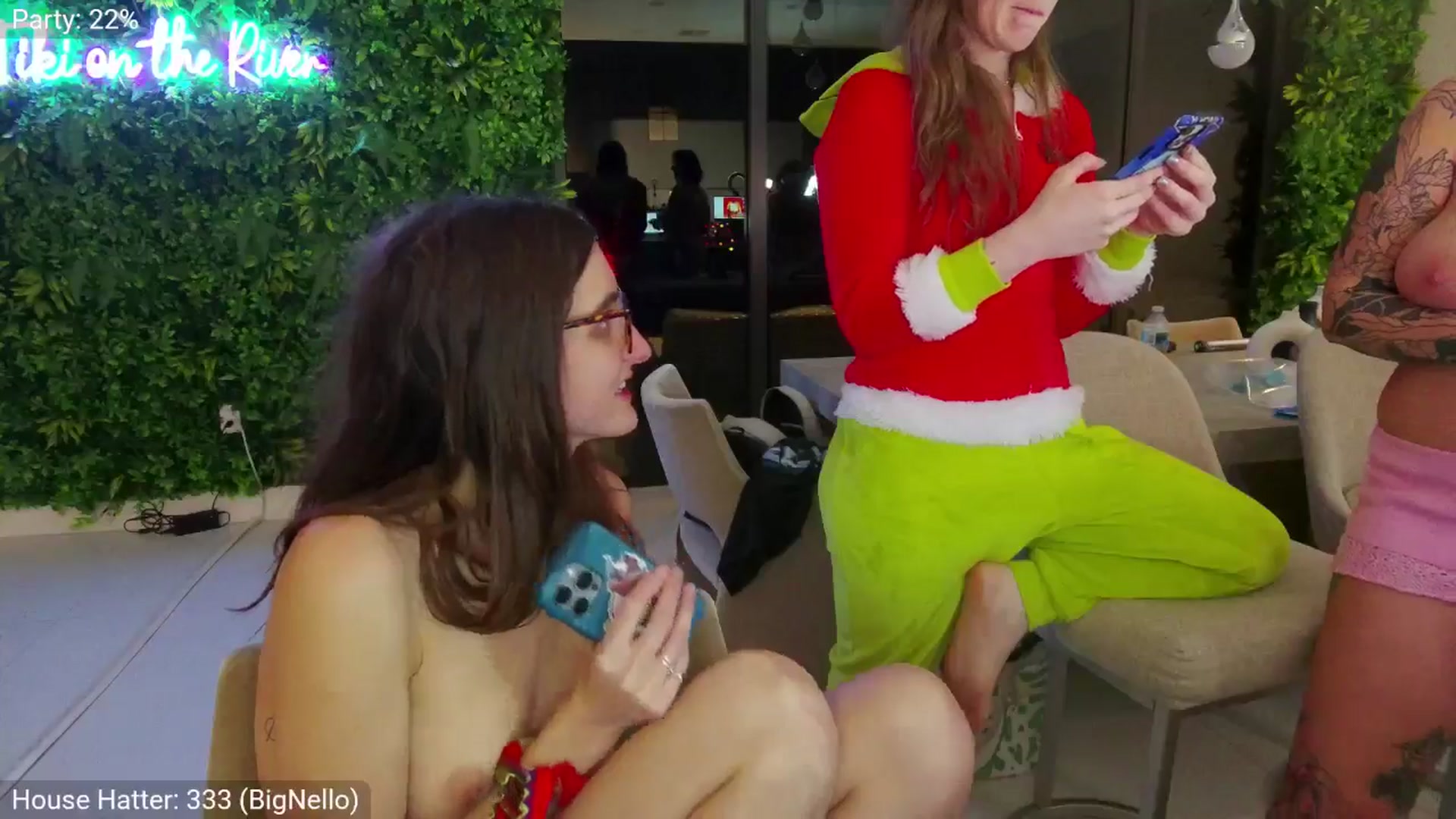 Gallery image thumbnail from AliceFunker's myfreecams stream on, 12/03/2025, 06:48 image 13 of 20