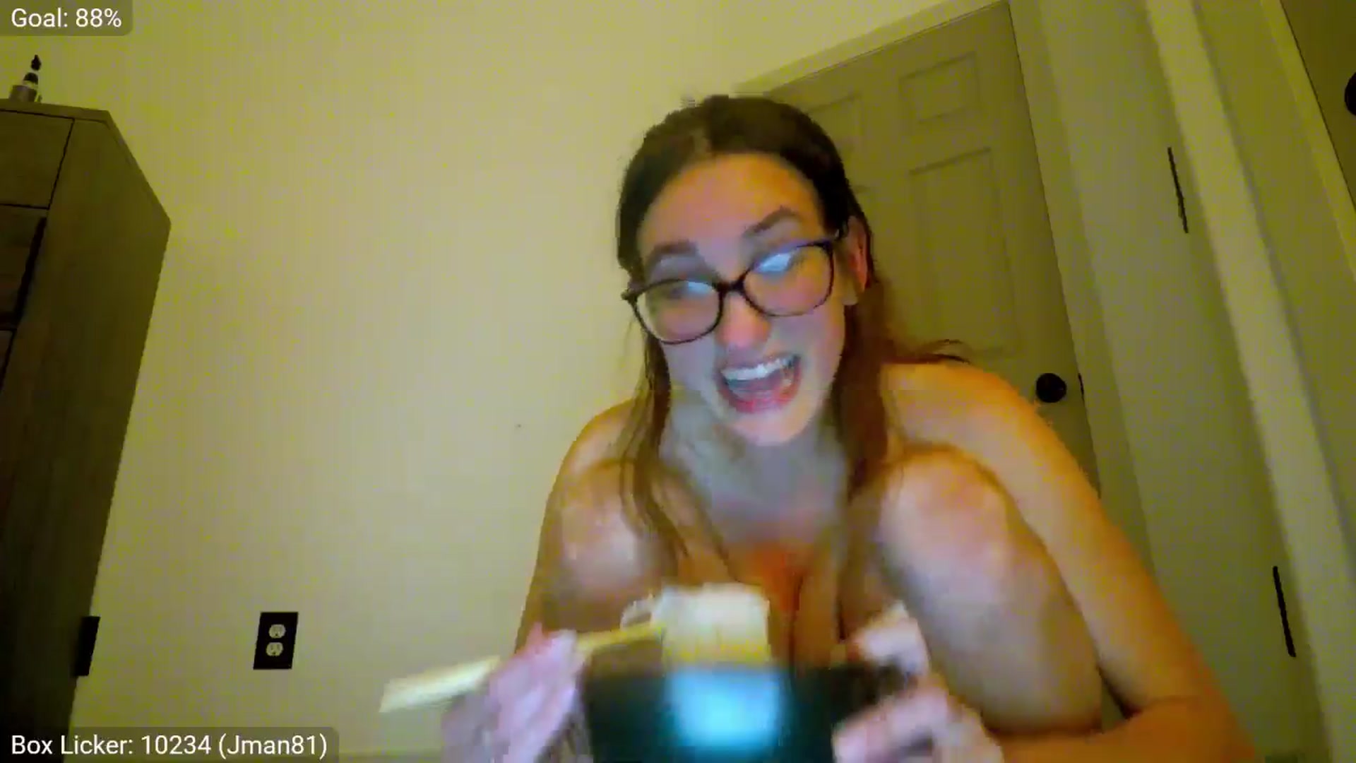 Gallery image thumbnail from AliceFunker's myfreecams stream on, 03/03/2026, 07:08 image 14 of 20