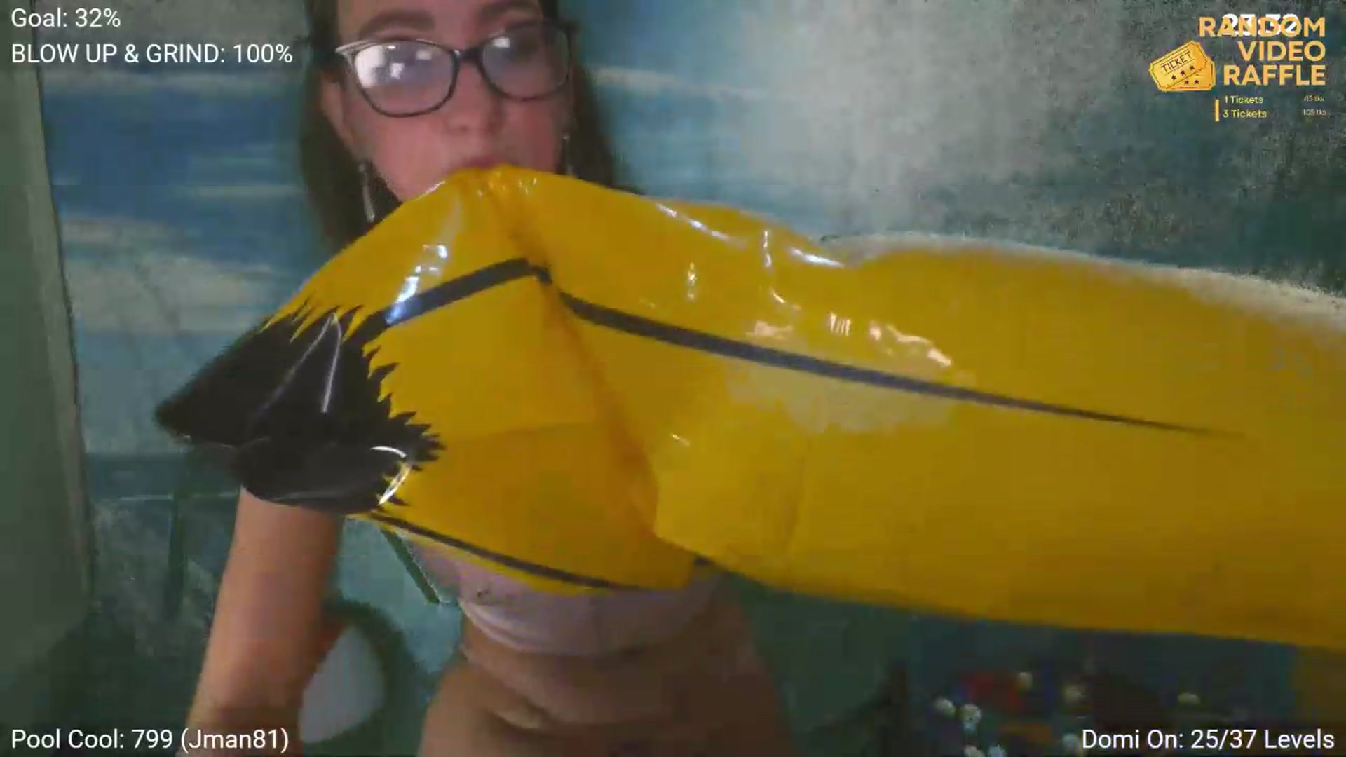 Gallery image thumbnail from AliceFunker's myfreecams stream on, 07/16/2026, 07:16 image 15 of 20