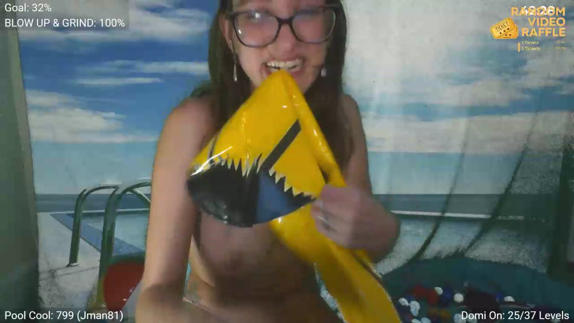 Gallery image thumbnail from AliceFunker's myfreecams stream on, 07/16/2026, 07:16 image 13 of 20