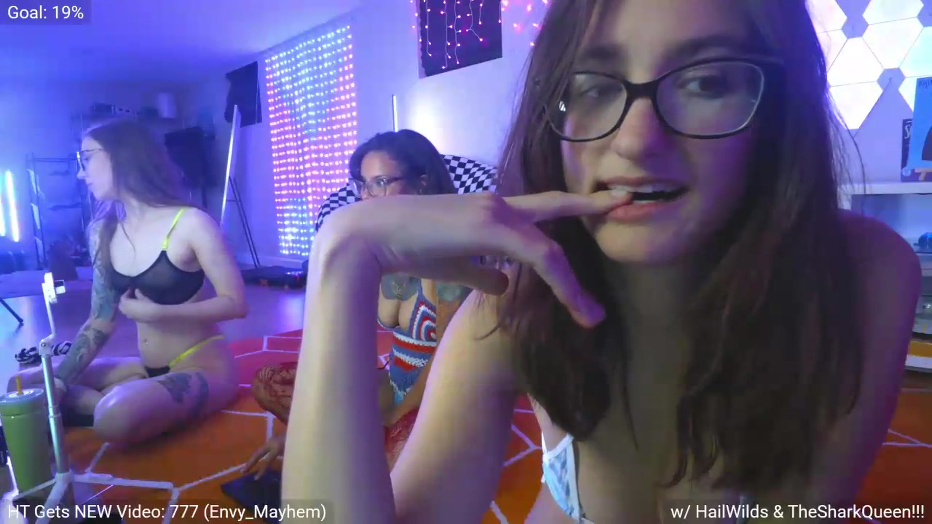 Gallery image thumbnail from AliceFunker's myfreecams stream on, 07/26/2026, 04:44 image 4 of 20