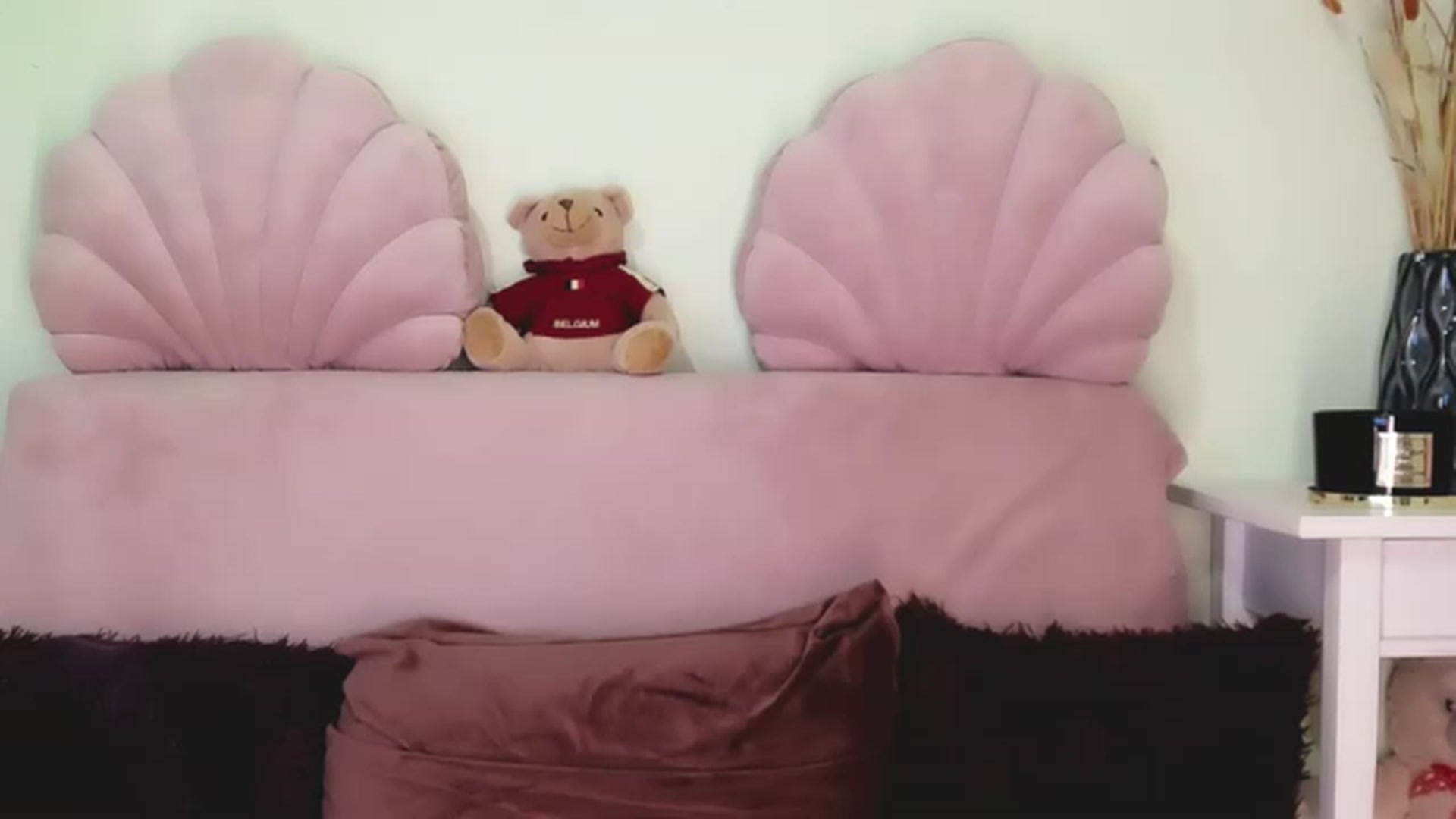 Gallery image thumbnail from AliceHottyX's myfreecams stream on, 03/16/2023, 21:12 image 5 of 20