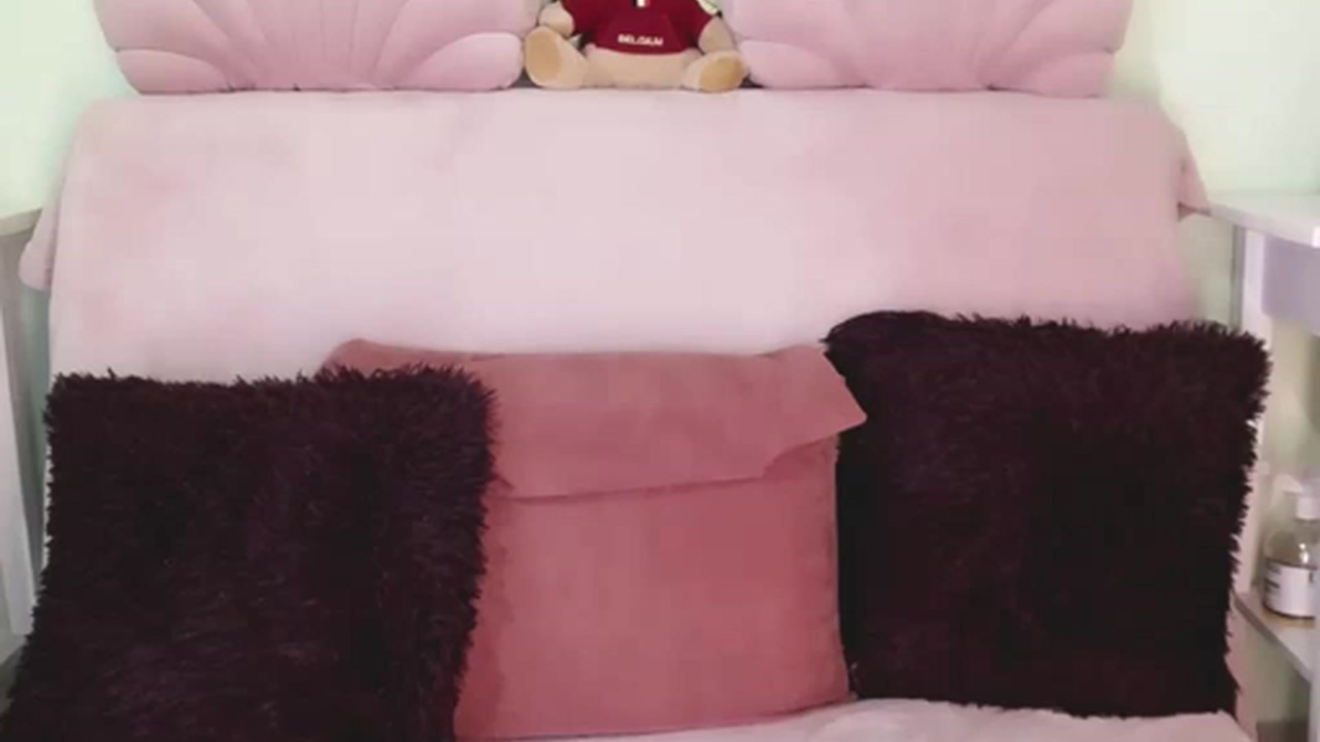 Gallery image thumbnail from AliceHottyX's myfreecams stream on, 04/08/2023, 21:33 image 15 of 20