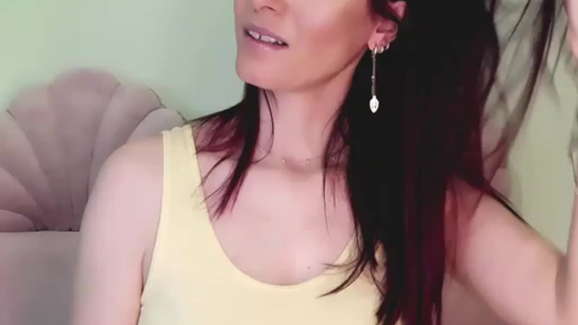 Gallery image thumbnail from AliceHottyX's myfreecams stream on, 04/08/2023, 21:33 image 11 of 20