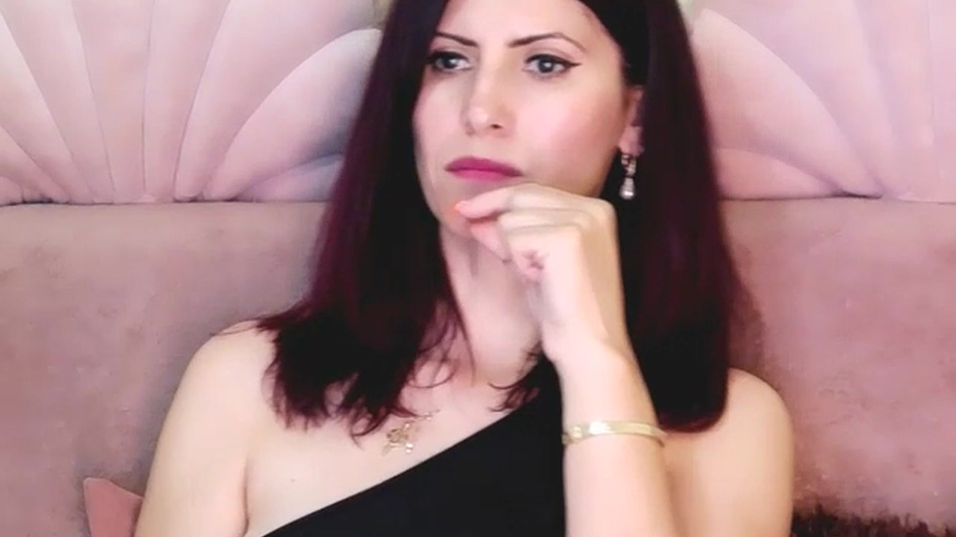 Gallery image thumbnail from AliceHottyX's myfreecams stream on, 09/17/2023, 22:50 image 4 of 20