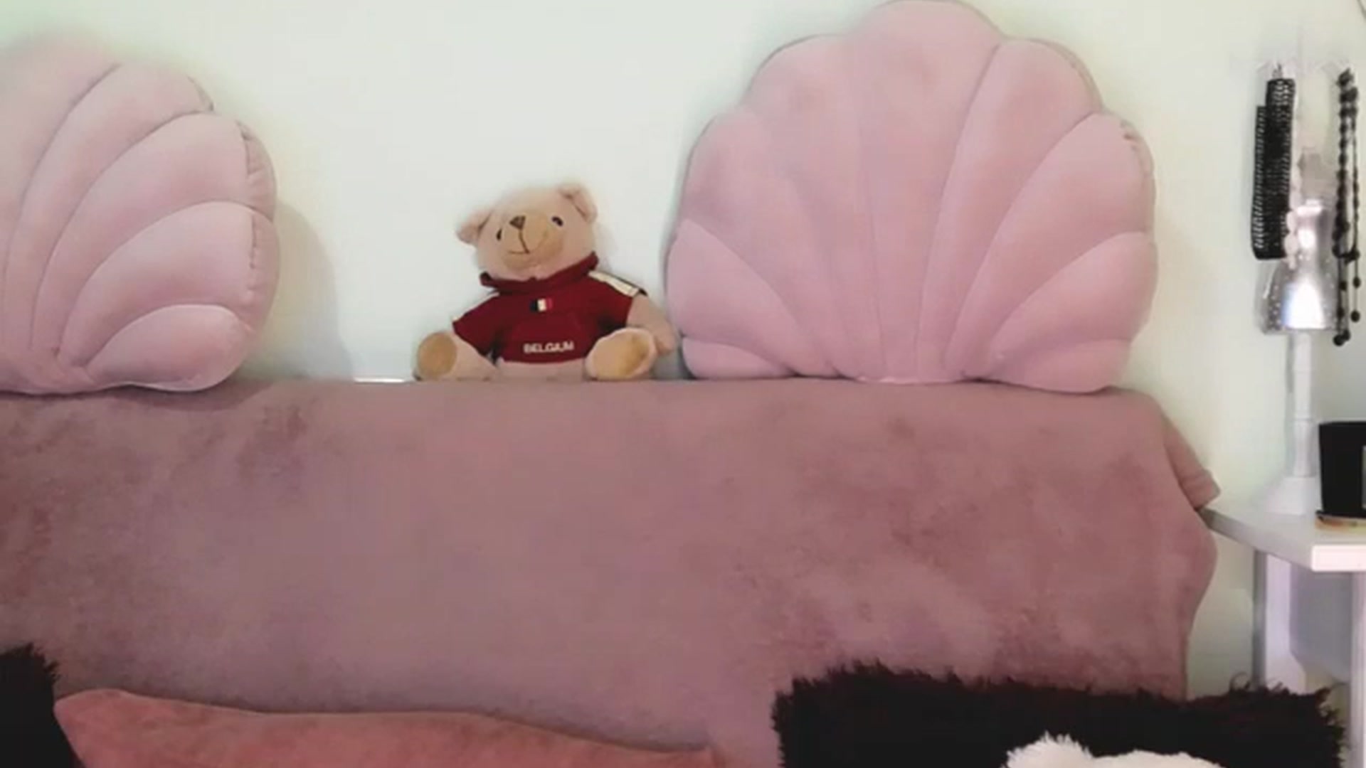 Gallery image thumbnail from AliceHottyX's myfreecams stream on, 09/24/2023, 20:14 image 13 of 20