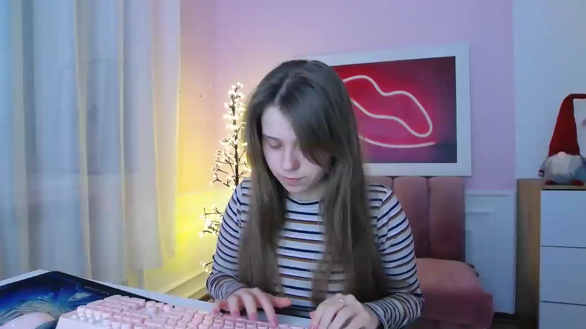 Gallery image thumbnail from AliceHyper's myfreecams stream on, 12/11/2025, 11:22 image 19 of 20