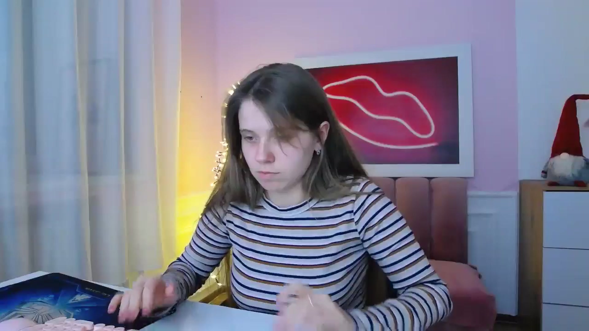 Gallery image thumbnail from AliceHyper's myfreecams stream on, 12/11/2025, 11:22 image 10 of 20