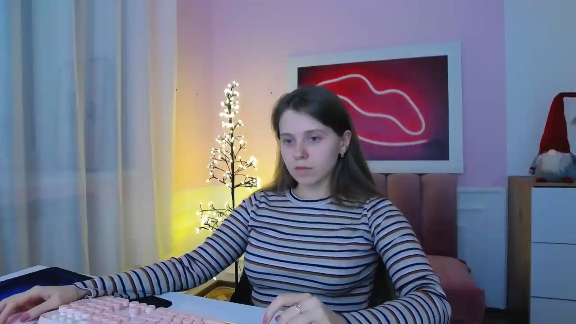 Gallery image thumbnail from AliceHyper's myfreecams stream on, 12/11/2025, 11:49 image 5 of 20