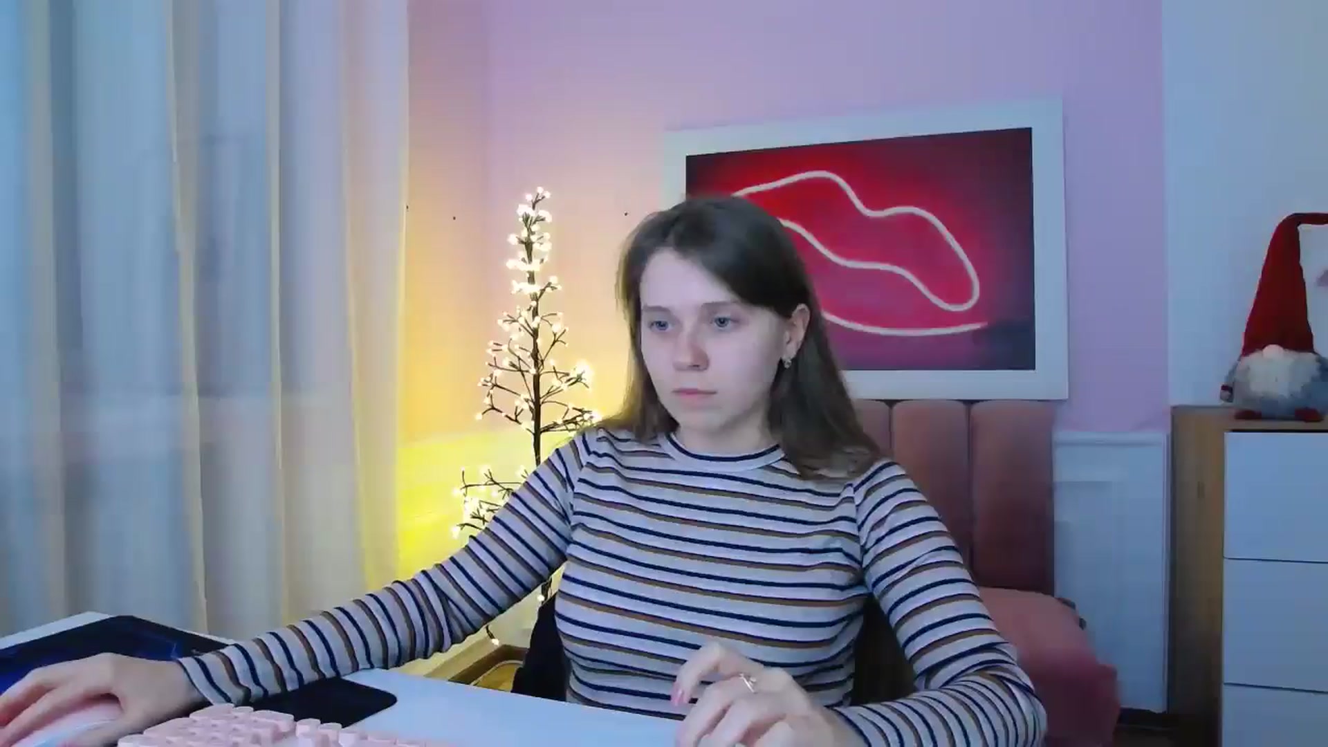 Gallery image thumbnail from AliceHyper's myfreecams stream on, 12/11/2025, 11:49 image 18 of 20