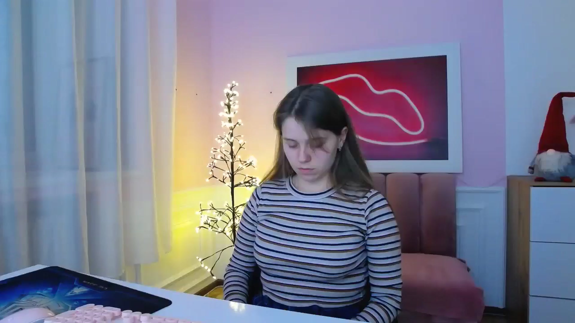 Gallery image thumbnail from AliceHyper's myfreecams stream on, 12/11/2025, 11:49 image 2 of 20