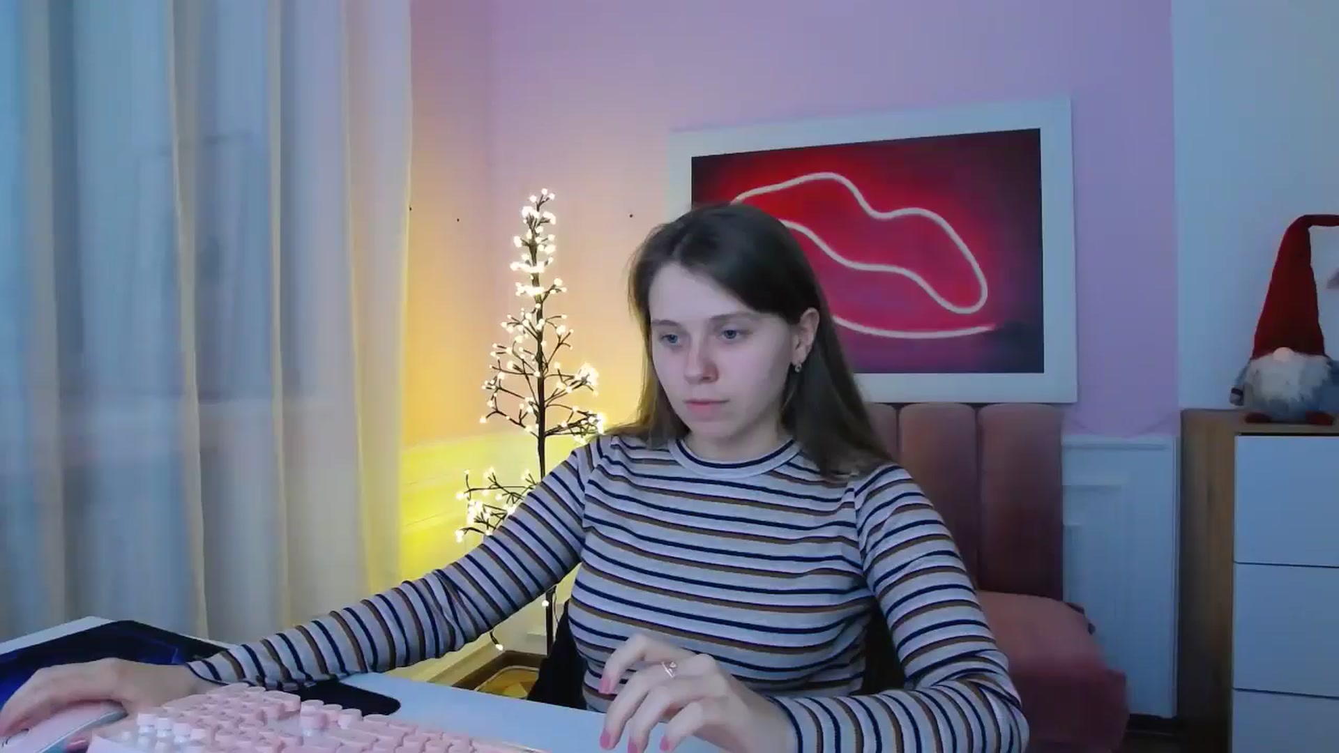 Gallery image thumbnail from AliceHyper's myfreecams stream on, 12/11/2025, 11:49 image 13 of 20