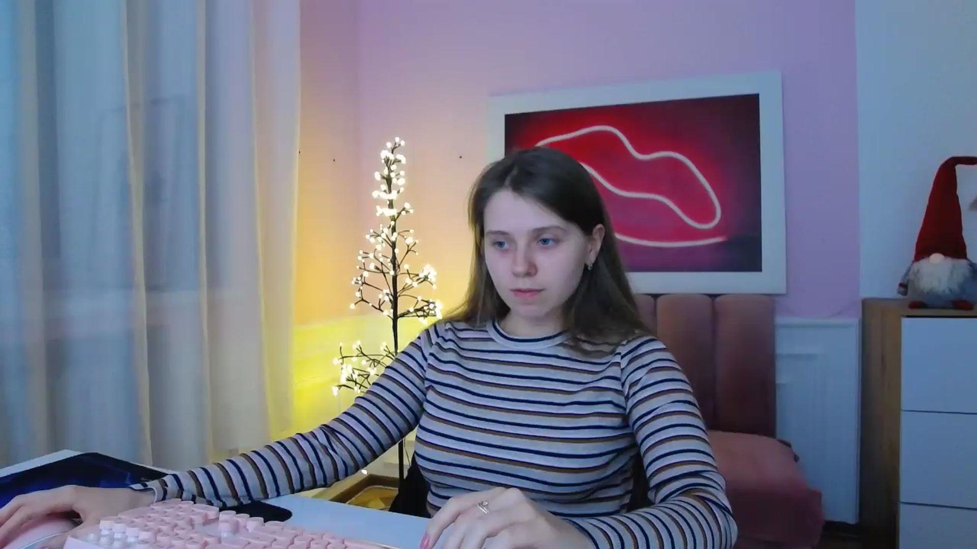 Gallery image thumbnail from AliceHyper's myfreecams stream on, 12/11/2025, 11:49 image 10 of 20