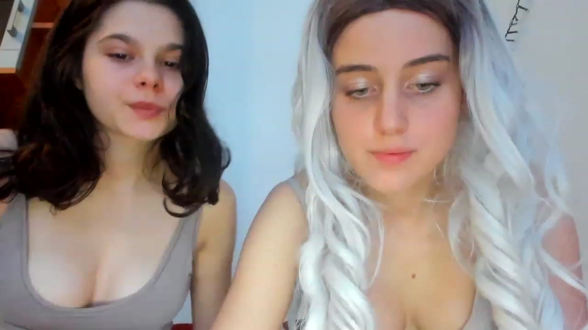 Gallery image thumbnail from AliceKatz's myfreecams stream on, 12/19/2022, 18:18 image 12 of 20