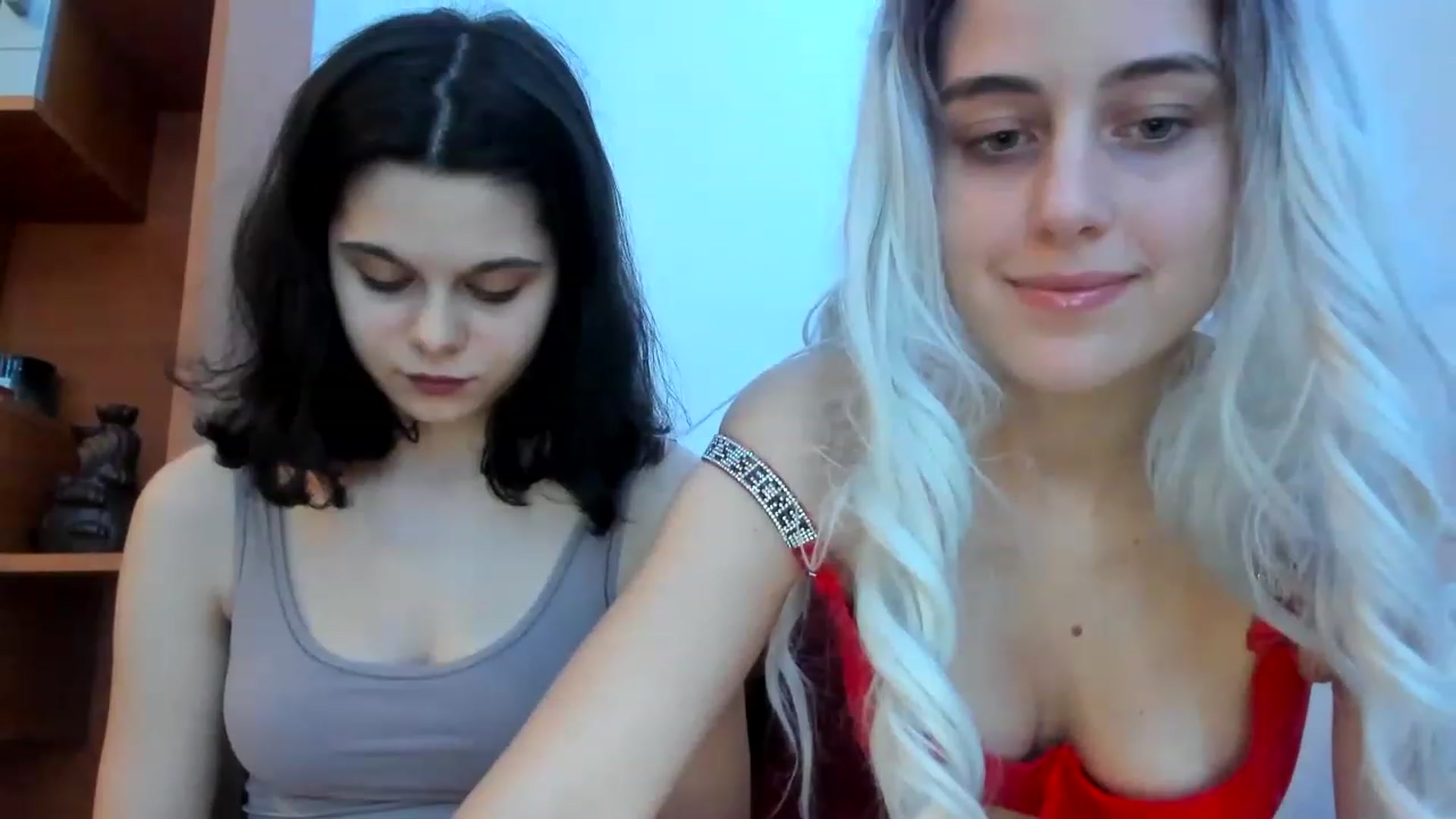 Gallery image thumbnail from AliceKatz's myfreecams stream on, 12/29/2022, 18:33 image 2 of 20