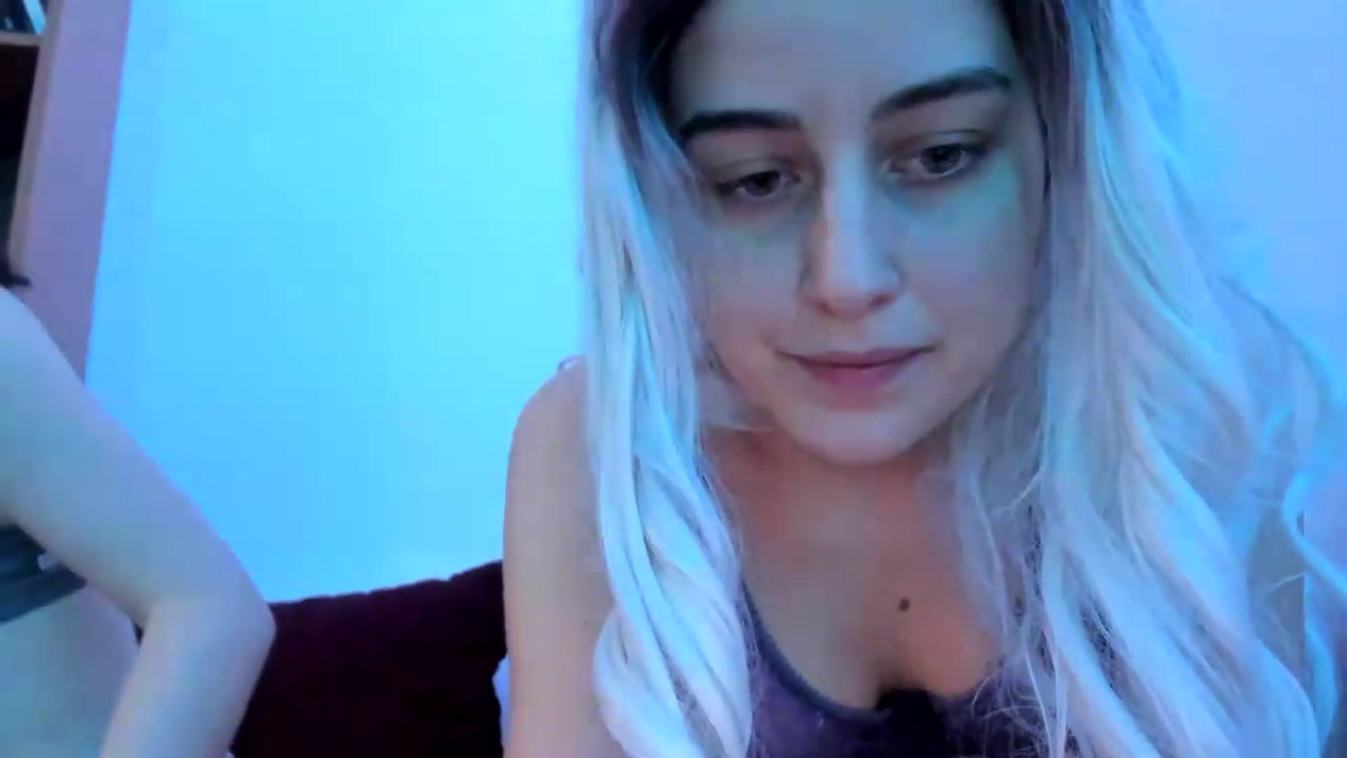 Gallery image thumbnail from AliceKatz's myfreecams stream on, 01/04/2023, 15:14 image 6 of 20