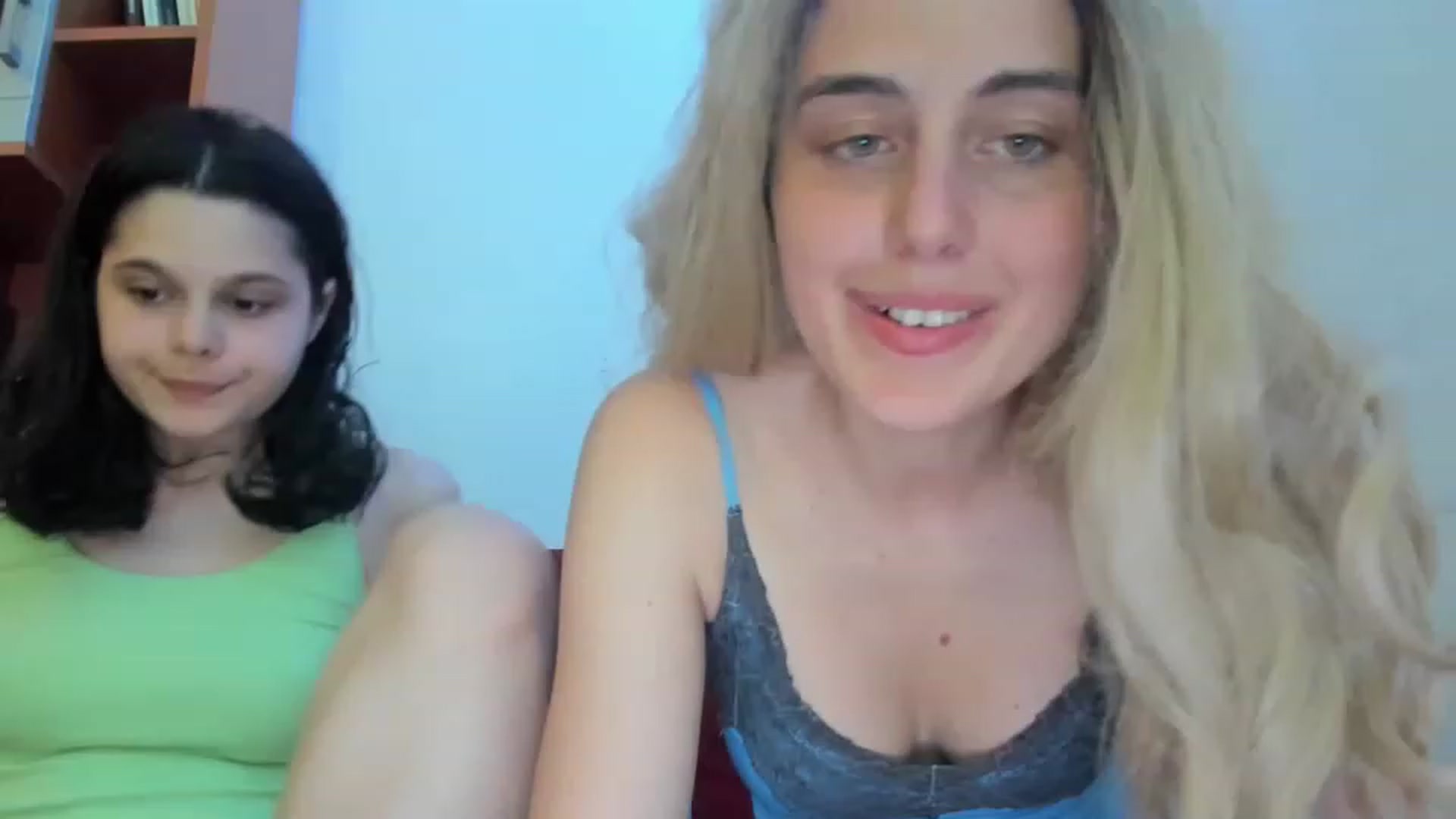 Gallery image thumbnail from AliceKatz's myfreecams stream on, 03/11/2023, 18:45 image 4 of 20