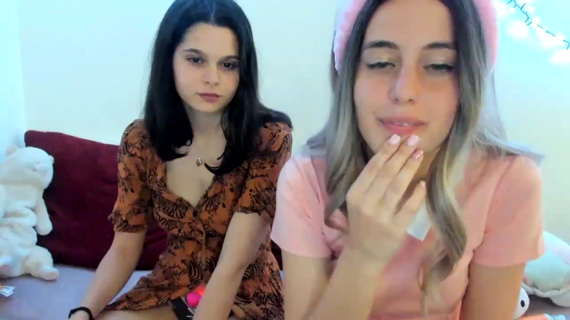 Gallery image thumbnail from AliceKatz's myfreecams stream on, 03/13/2023, 17:06 image 7 of 20