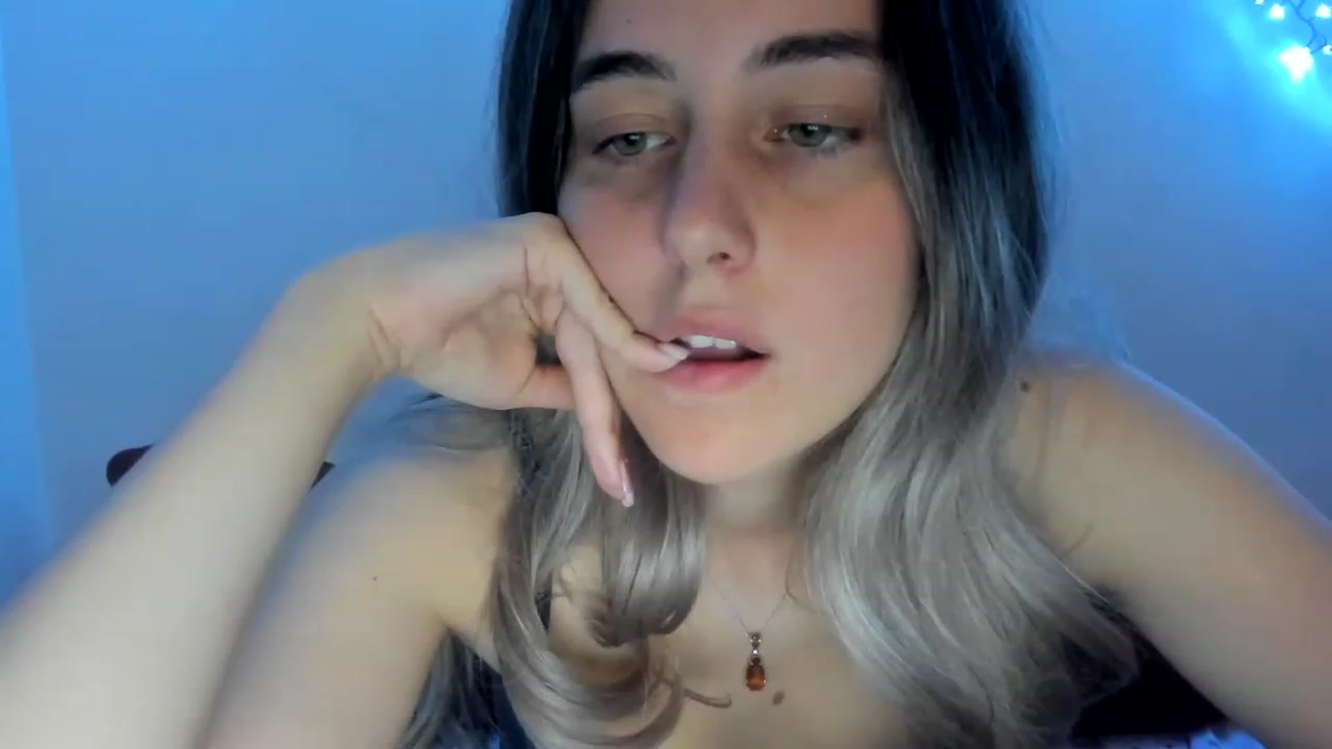 Gallery image thumbnail from AliceKatz's myfreecams stream on, 03/24/2023, 20:59 image 18 of 20