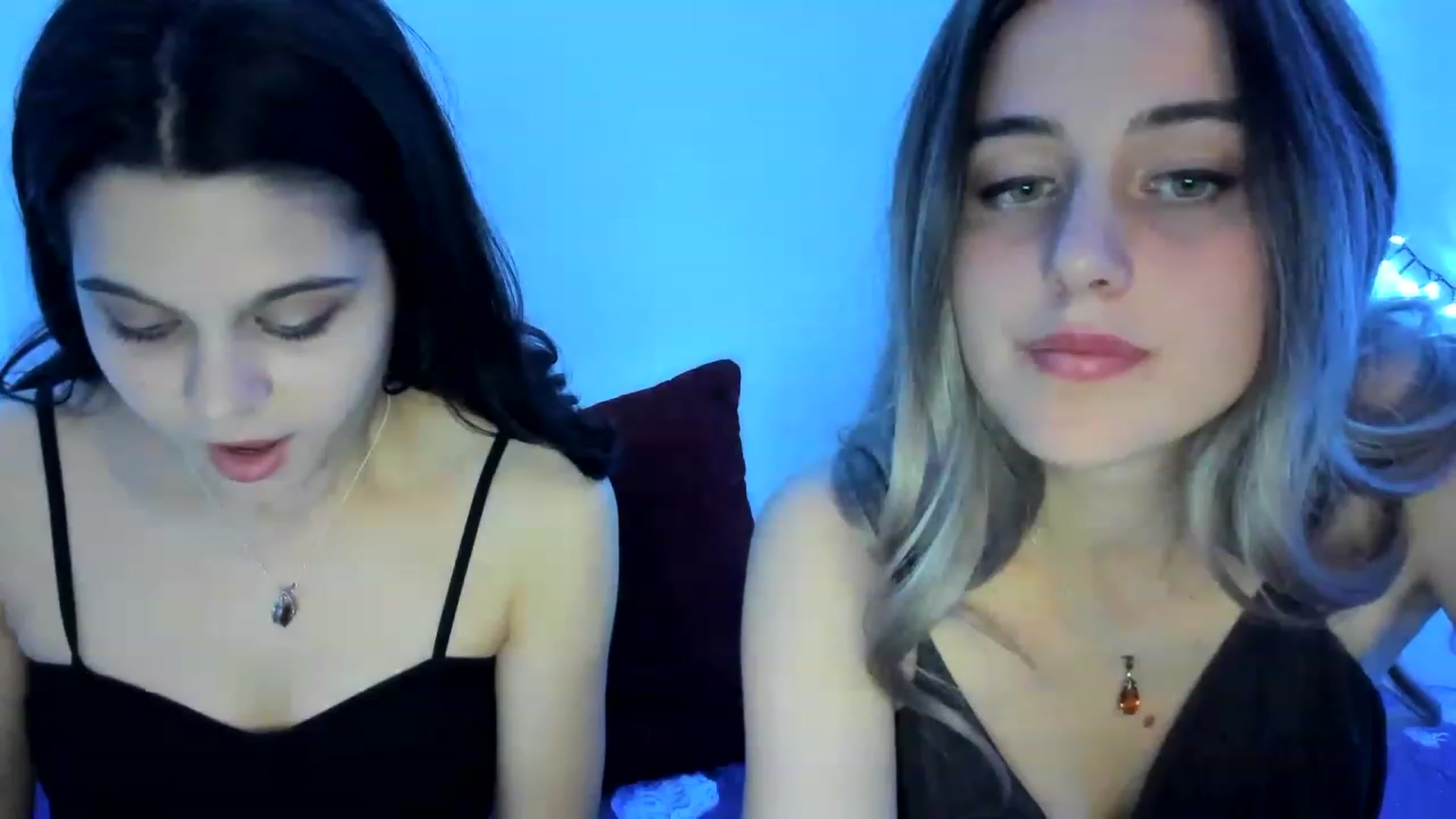 Gallery image thumbnail from AliceKatz's myfreecams stream on, 04/06/2023, 19:56 image 6 of 20