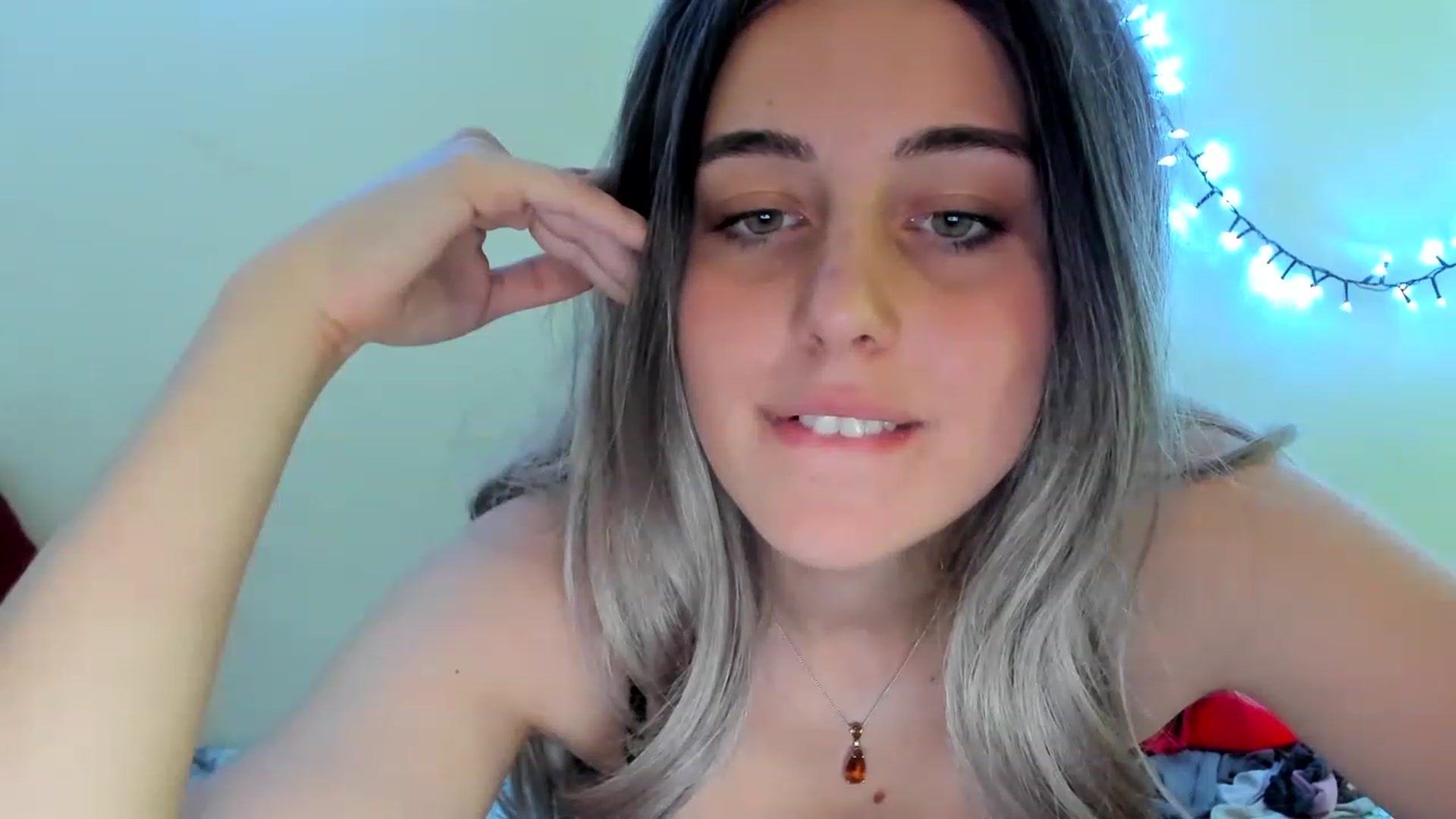 Gallery image thumbnail from AliceKatz's myfreecams stream on, 04/12/2023, 18:23 image 17 of 20