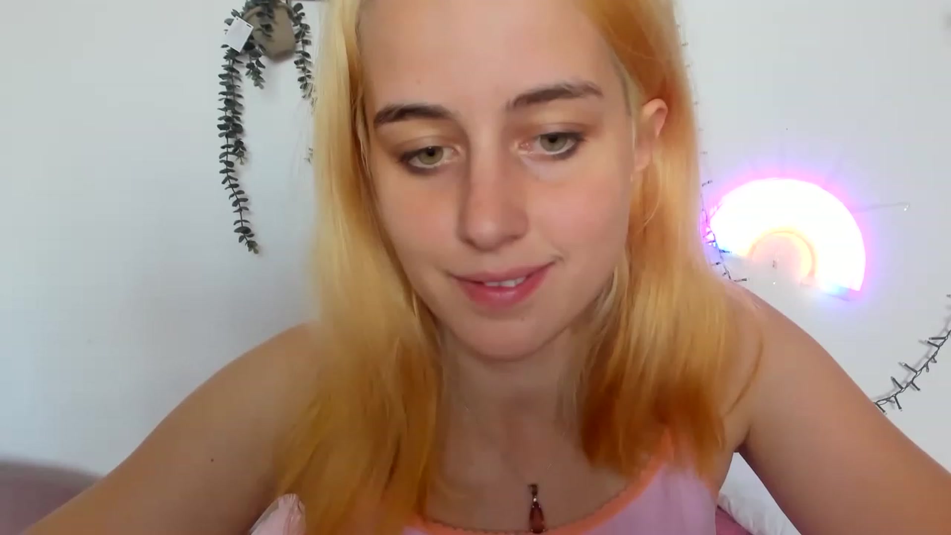 Gallery image thumbnail from AliceKatz's myfreecams stream on, 05/20/2023, 12:16 image 20 of 20