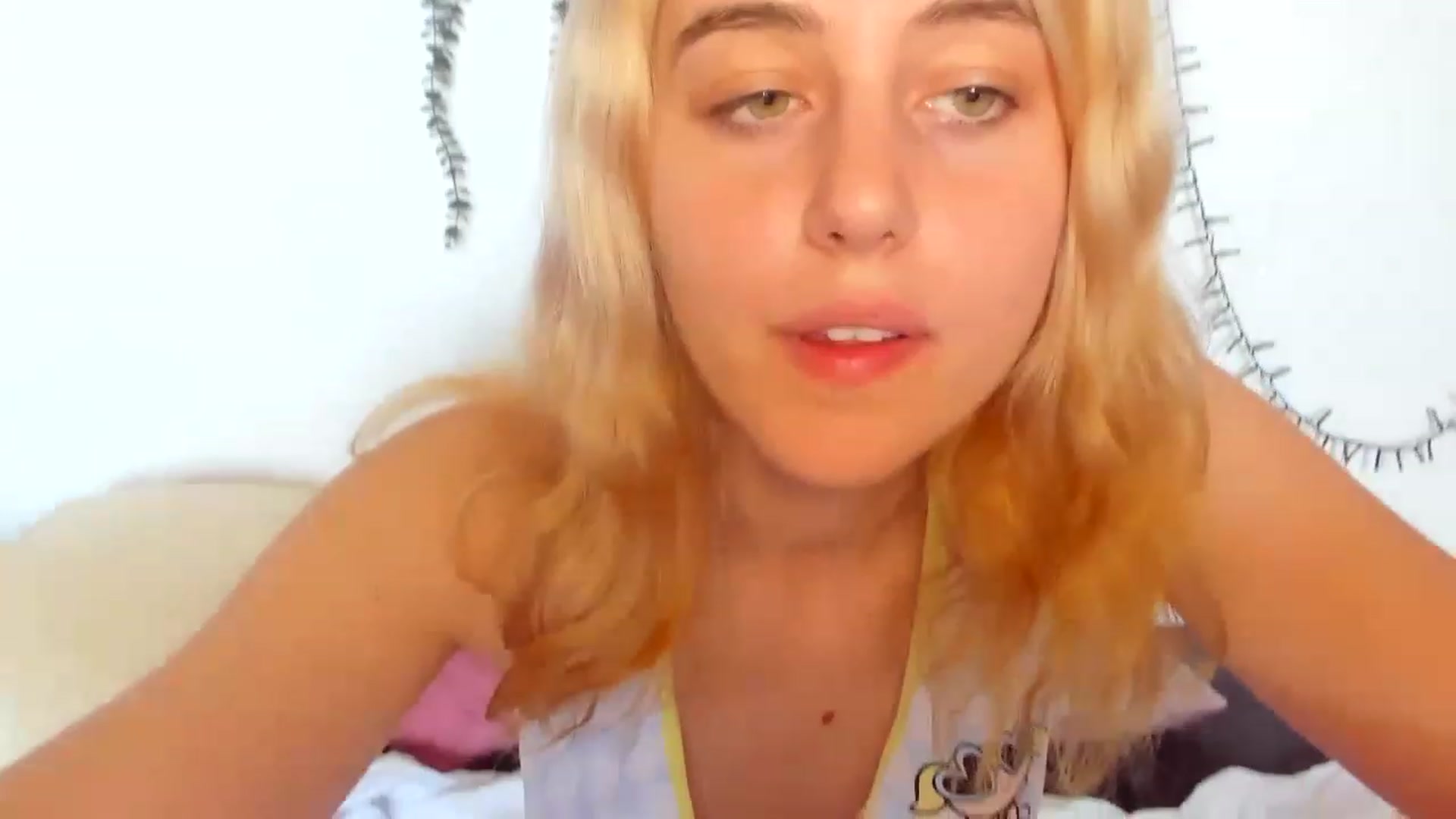 Gallery image thumbnail from AliceKatz's myfreecams stream on, 06/03/2023, 09:32 image 9 of 20