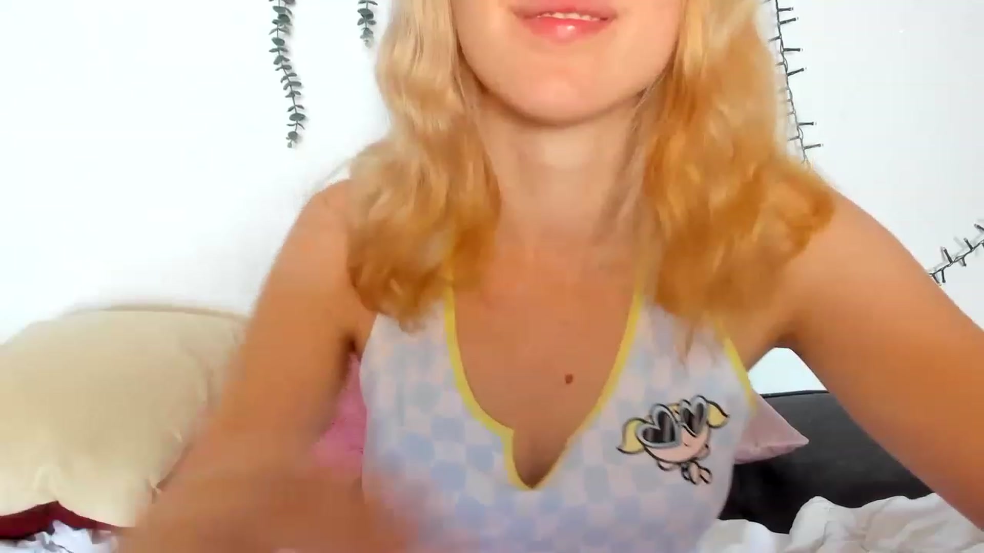 Gallery image thumbnail from AliceKatz's myfreecams stream on, 06/03/2023, 09:32 image 20 of 20