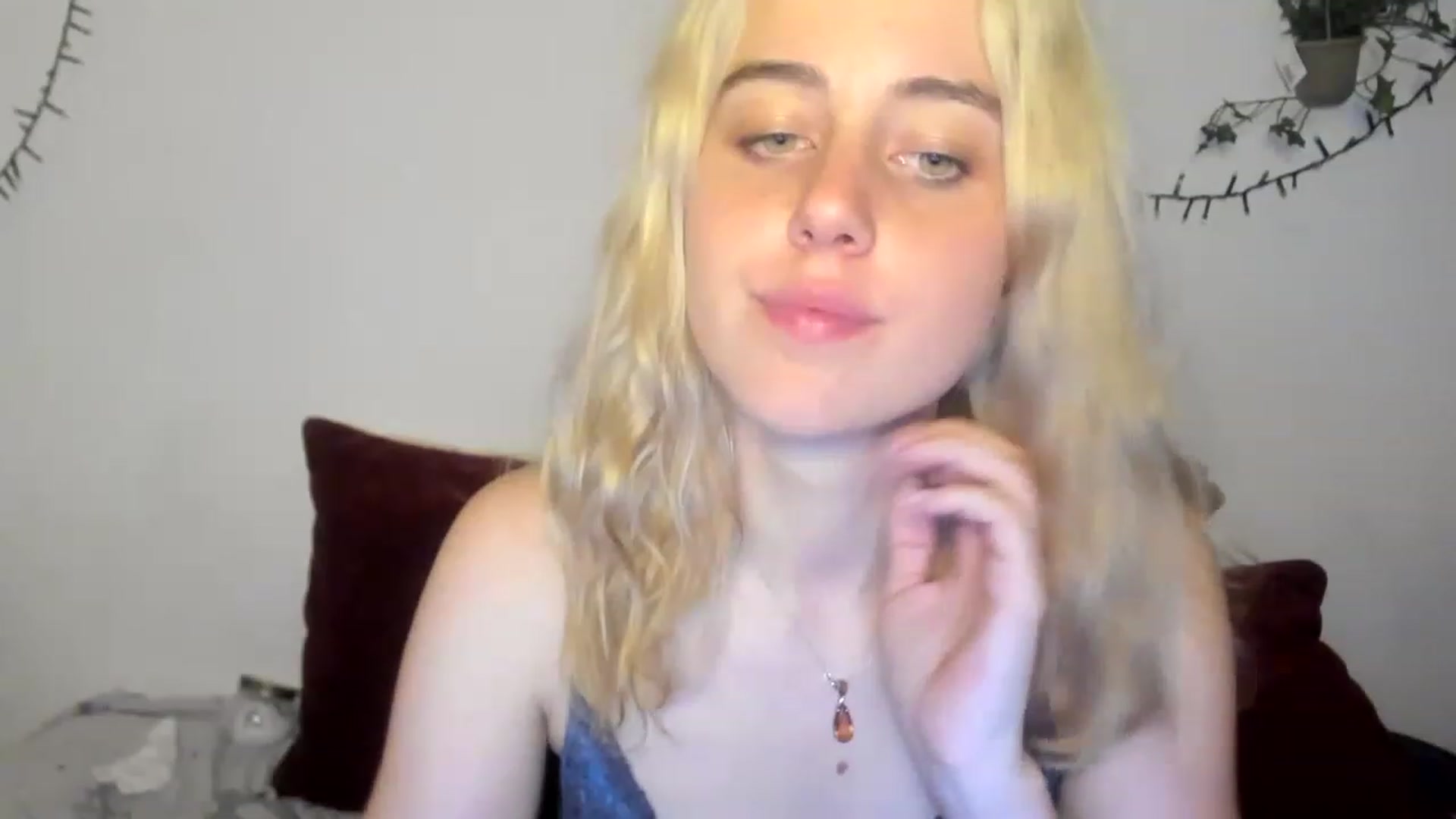 Gallery image thumbnail from AliceKatz's myfreecams stream on, 06/11/2023, 19:11 image 16 of 20