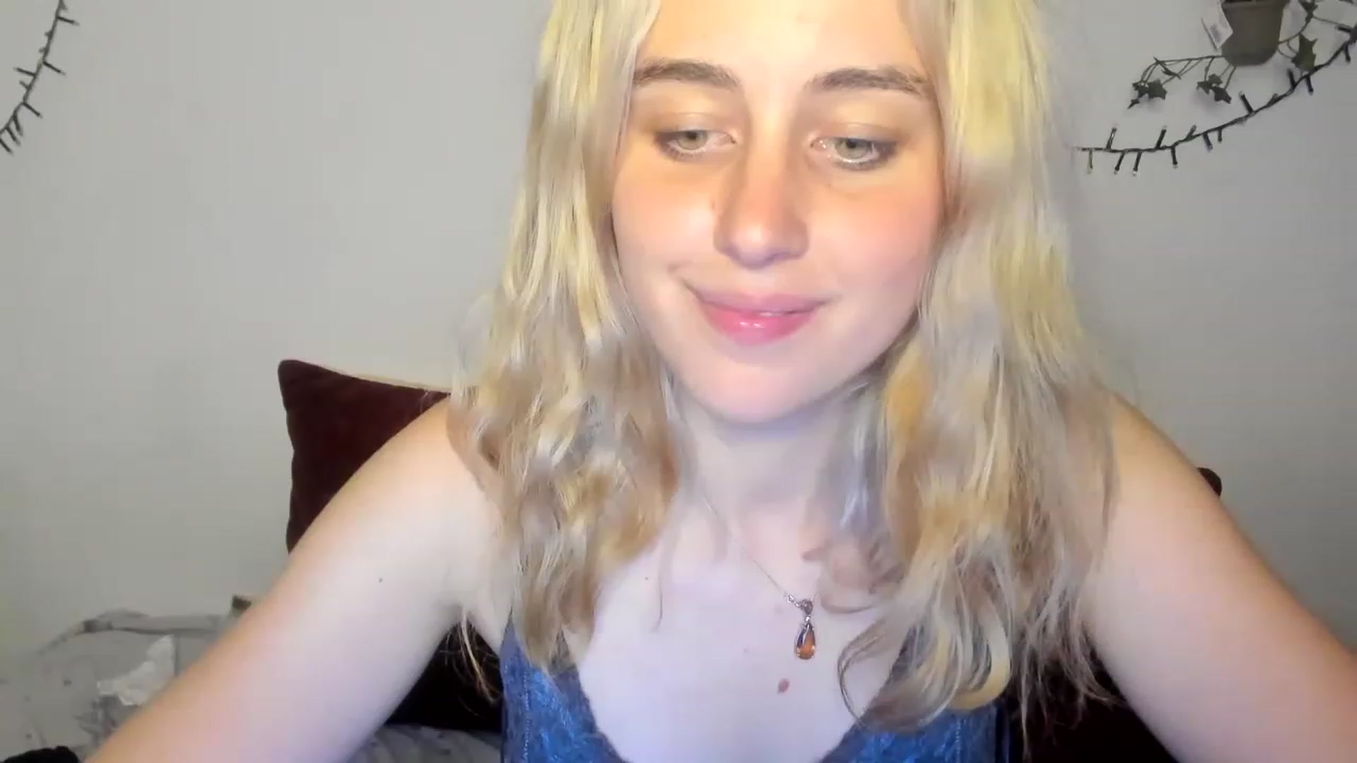 Gallery image thumbnail from AliceKatz's myfreecams stream on, 06/11/2023, 19:11 image 3 of 20