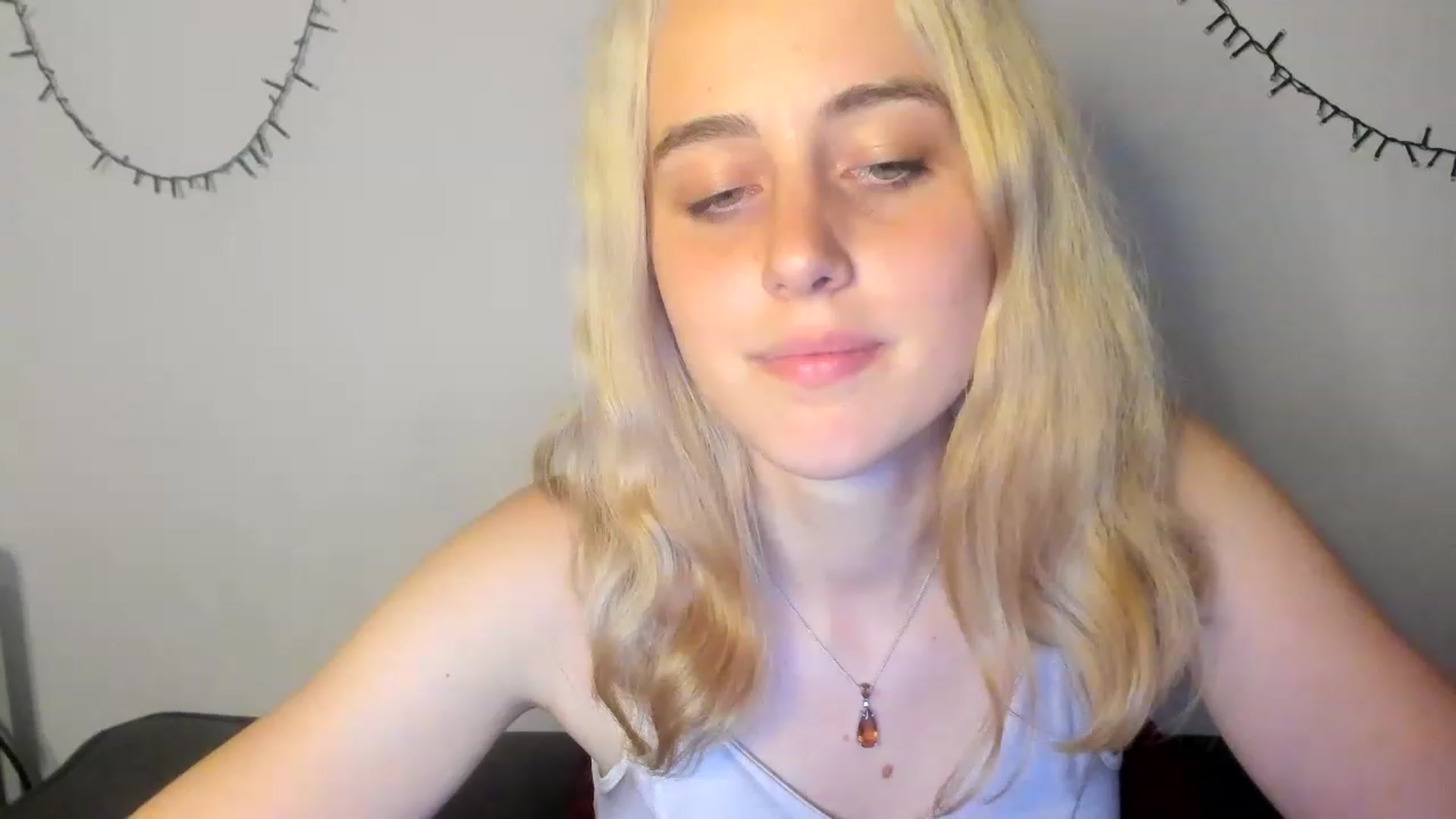 Gallery image thumbnail from AliceKatz's myfreecams stream on, 06/12/2023, 18:31 image 12 of 20