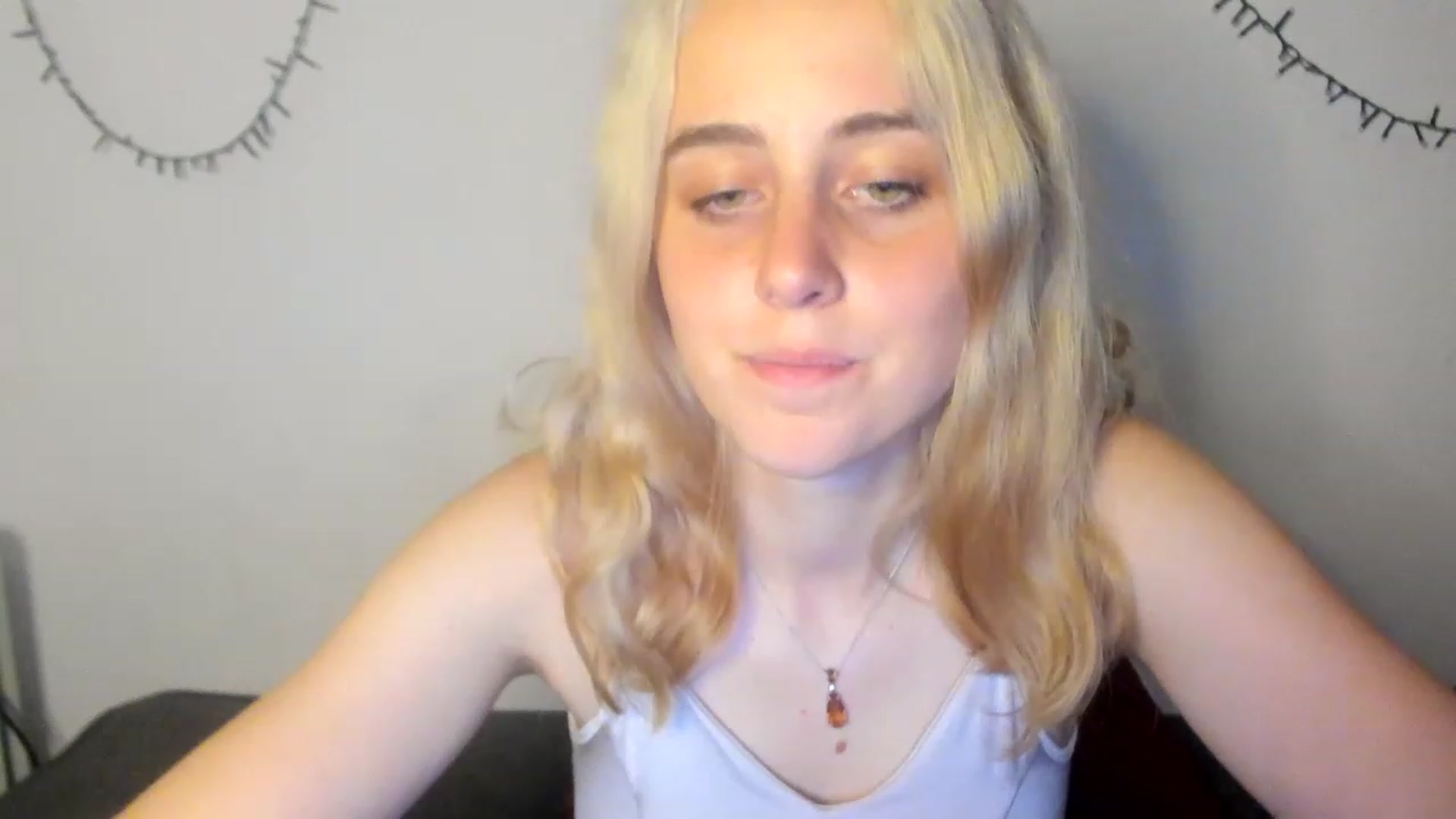 Gallery image thumbnail from AliceKatz's myfreecams stream on, 06/12/2023, 18:31 image 16 of 20