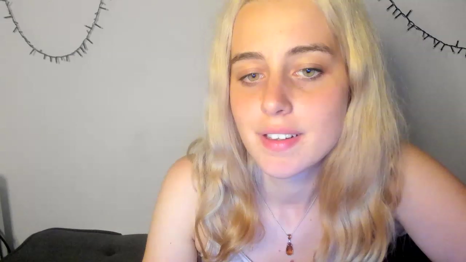Gallery image thumbnail from AliceKatz's myfreecams stream on, 06/12/2023, 18:31 image 3 of 20