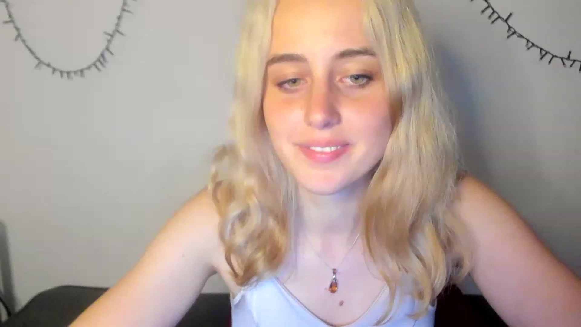 Gallery image thumbnail from AliceKatz's myfreecams stream on, 06/12/2023, 18:31 image 10 of 20