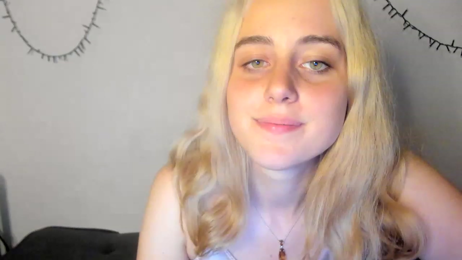 Gallery image thumbnail from AliceKatz's myfreecams stream on, 06/12/2023, 18:31 image 14 of 20