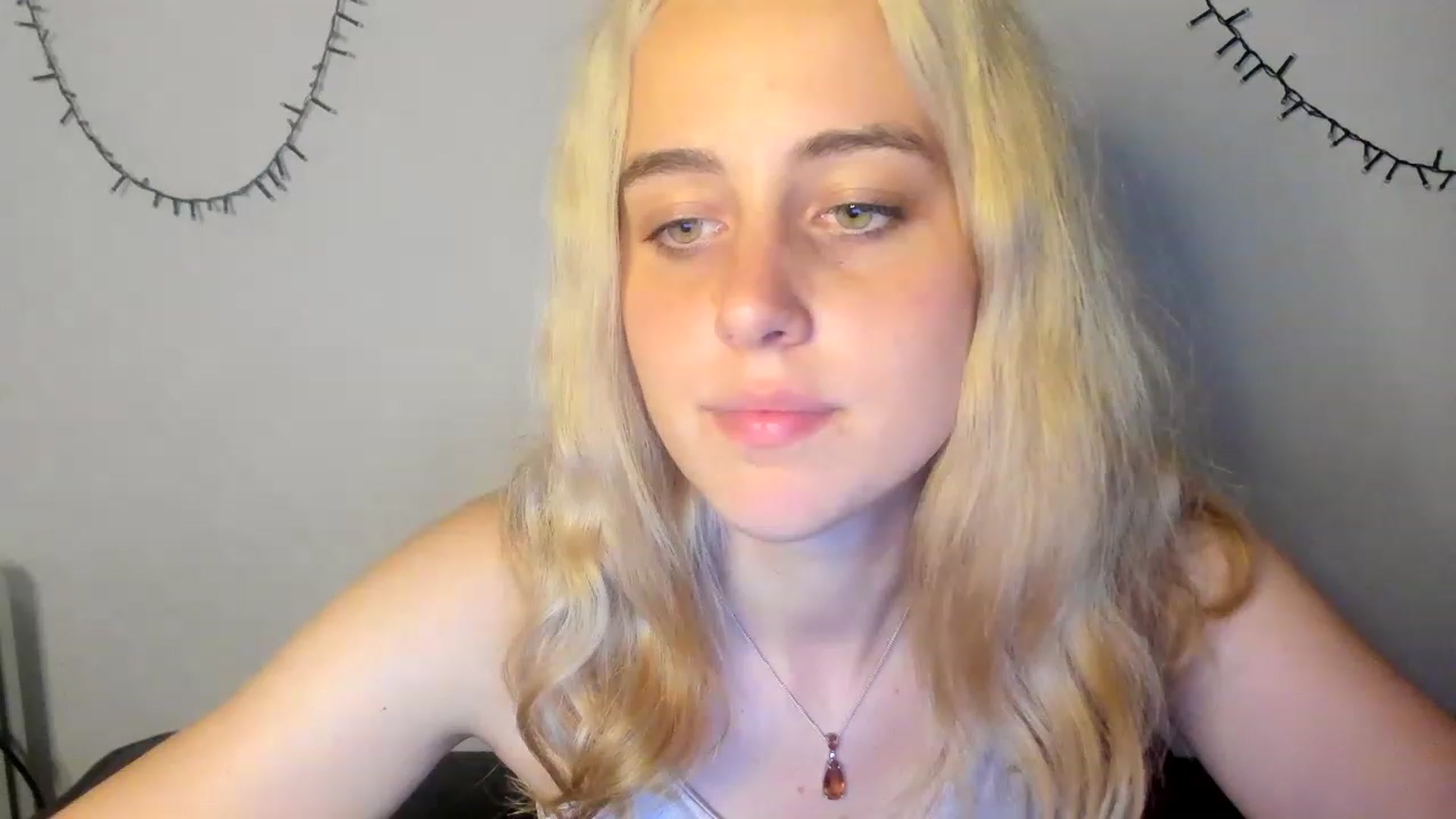 Gallery image thumbnail from AliceKatz's myfreecams stream on, 06/12/2023, 18:31 image 2 of 20