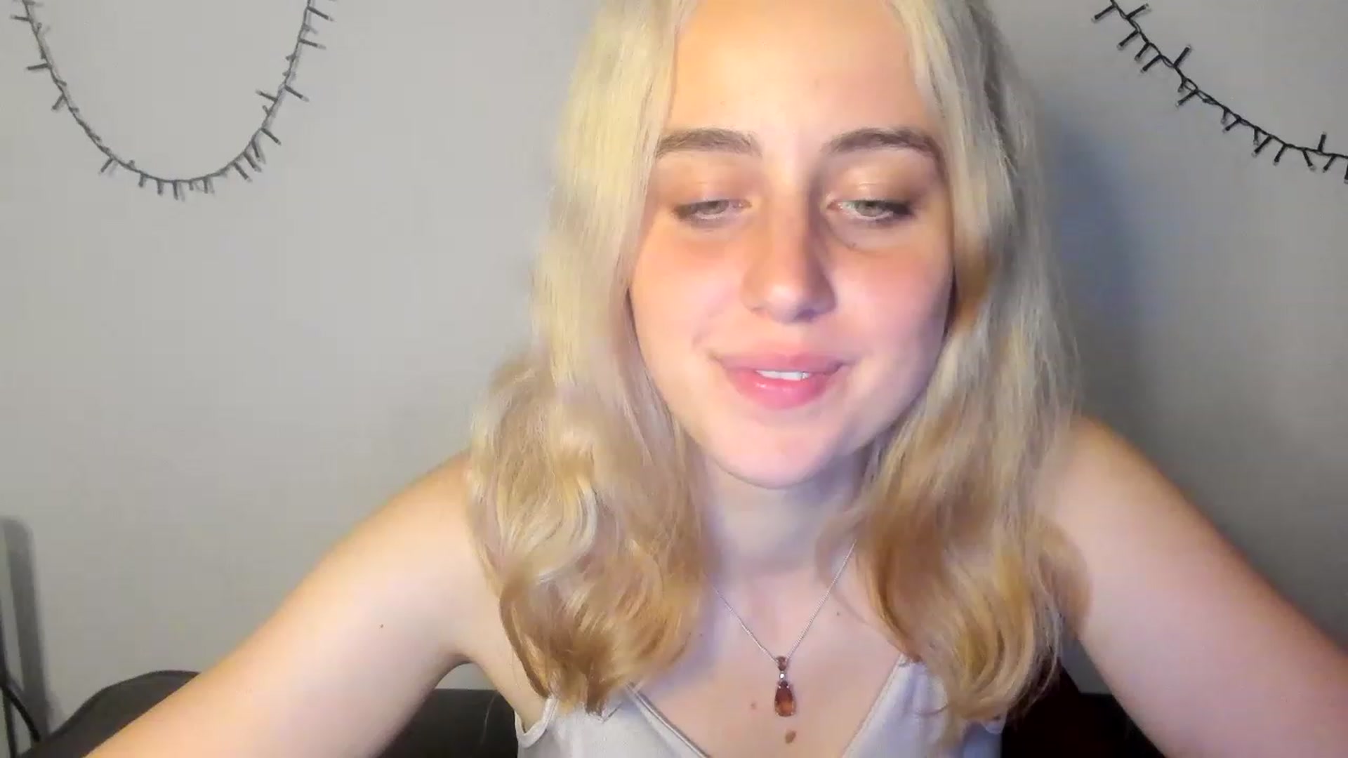 Gallery image thumbnail from AliceKatz's myfreecams stream on, 06/12/2023, 18:31 image 19 of 20