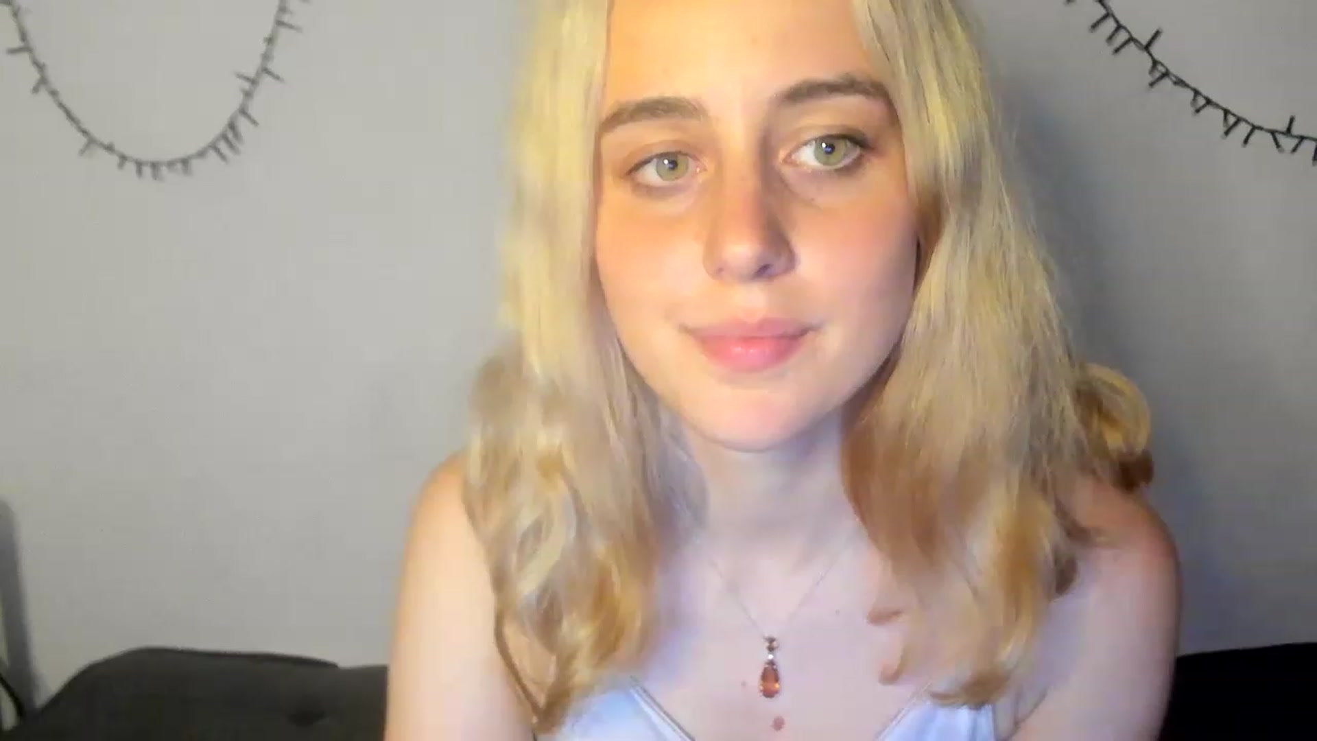 Gallery image thumbnail from AliceKatz's myfreecams stream on, 06/12/2023, 18:31 image 5 of 20