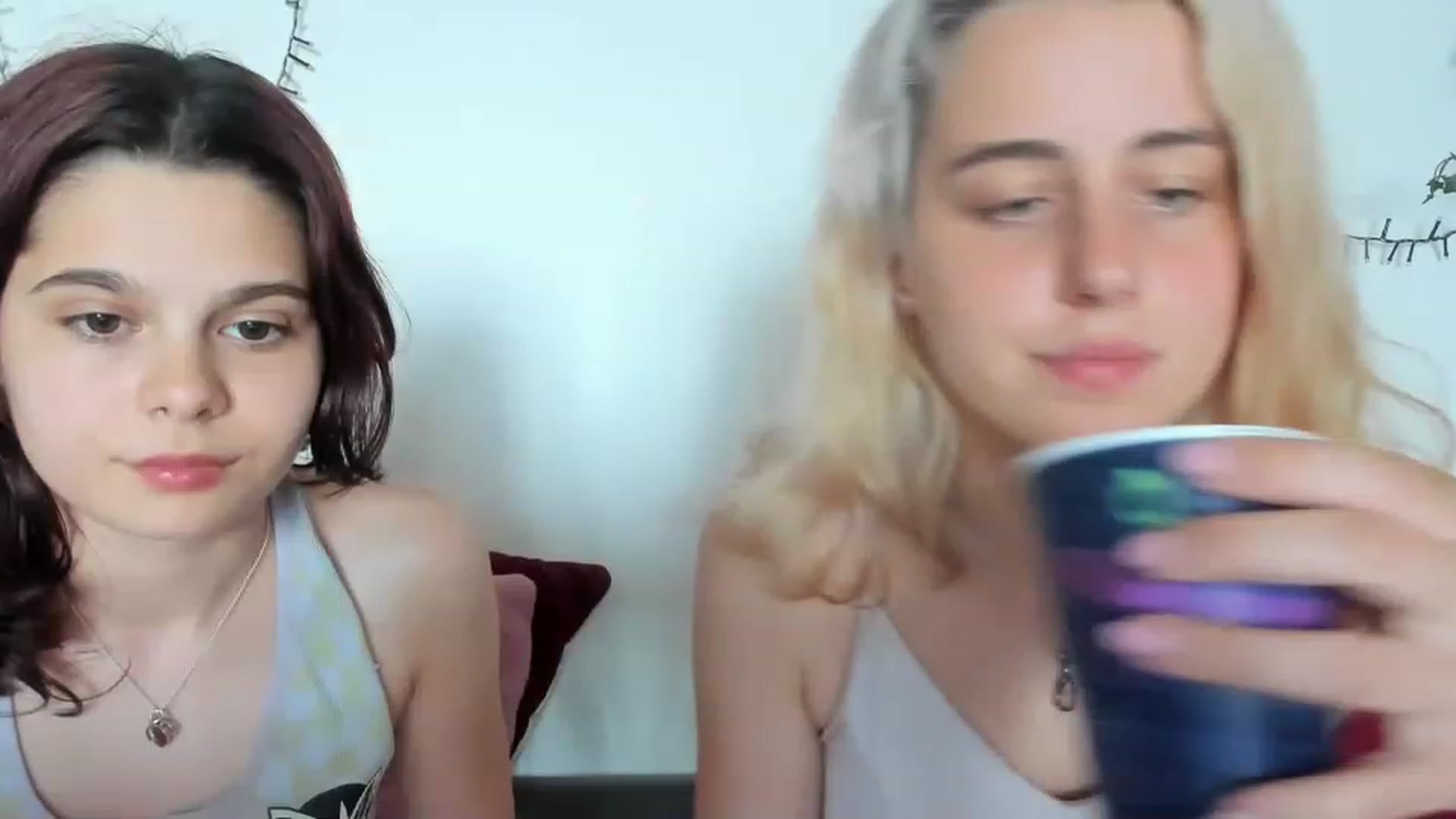 Gallery image thumbnail from AliceKatz's myfreecams stream on, 06/14/2023, 13:32 image 3 of 20