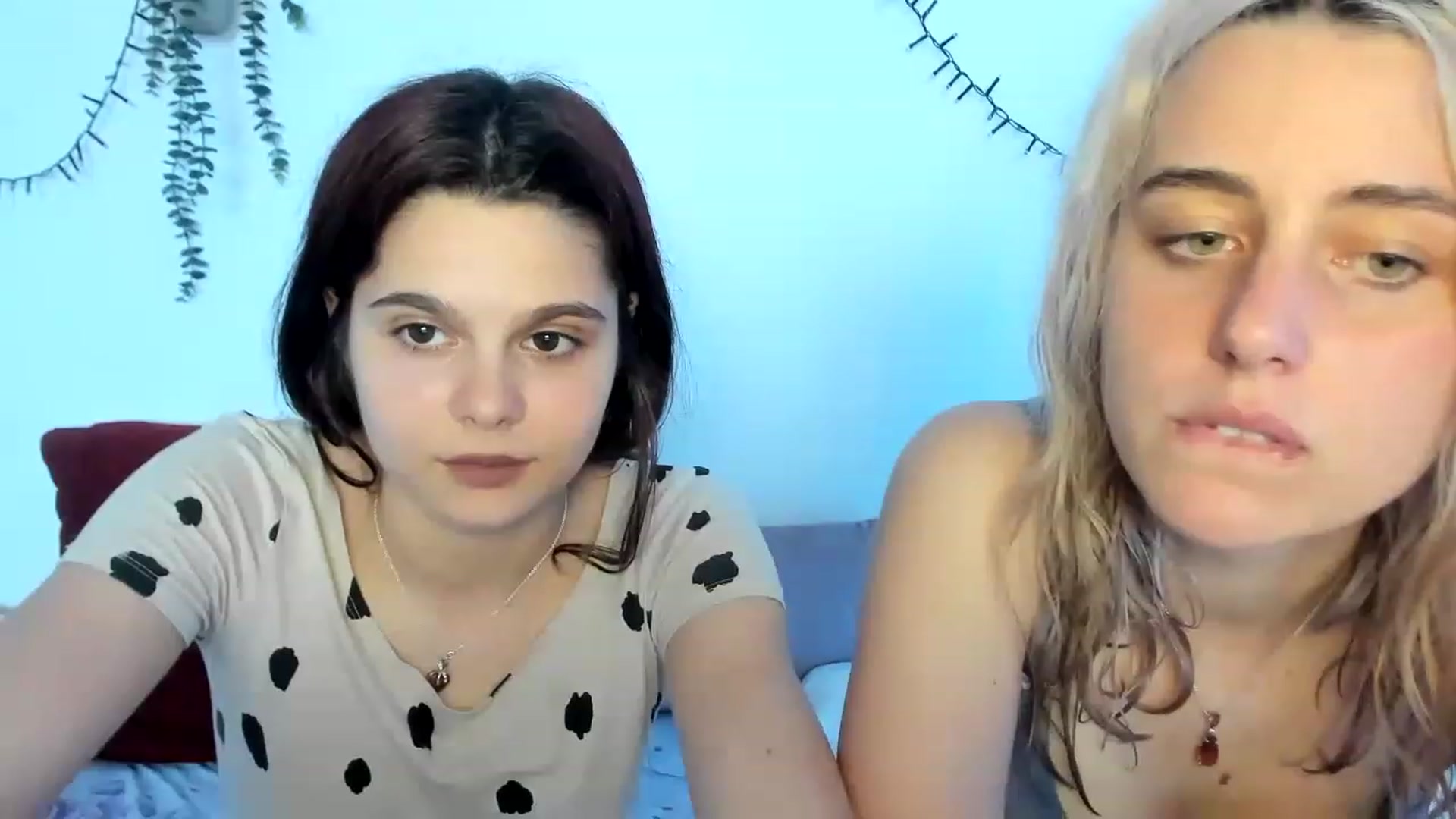 Gallery image thumbnail from AliceKatz's myfreecams stream on, 06/18/2023, 17:19 image 12 of 20
