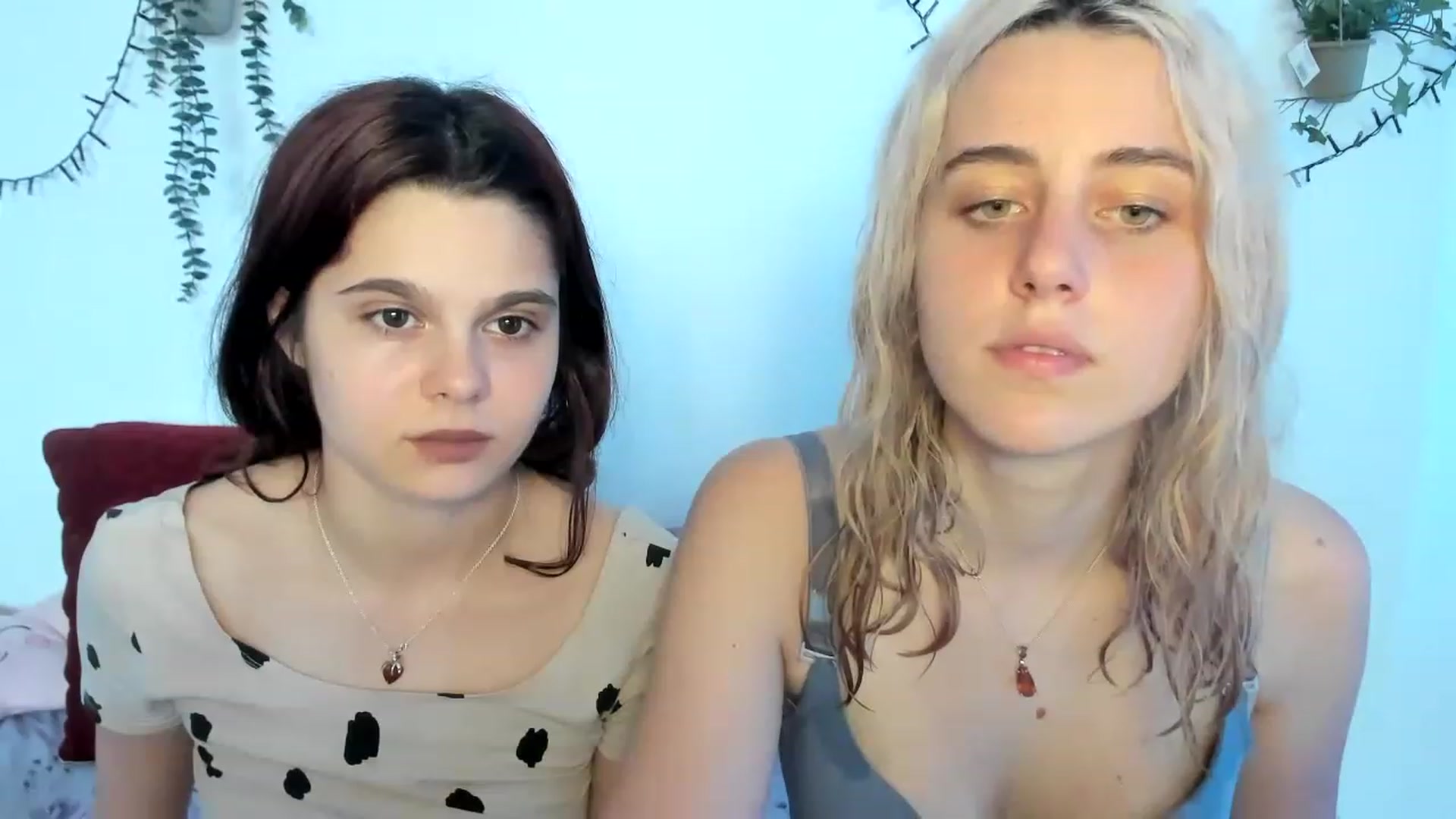 Gallery image thumbnail from AliceKatz's myfreecams stream on, 06/18/2023, 17:19 image 13 of 20