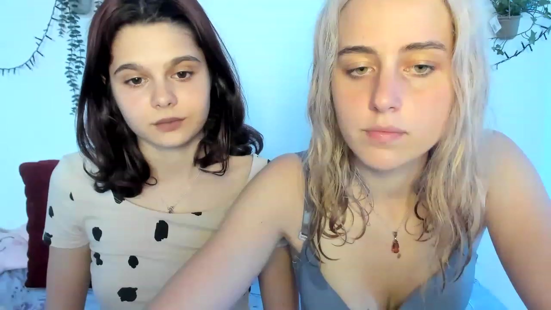 Gallery image thumbnail from AliceKatz's myfreecams stream on, 06/18/2023, 17:19 image 16 of 20
