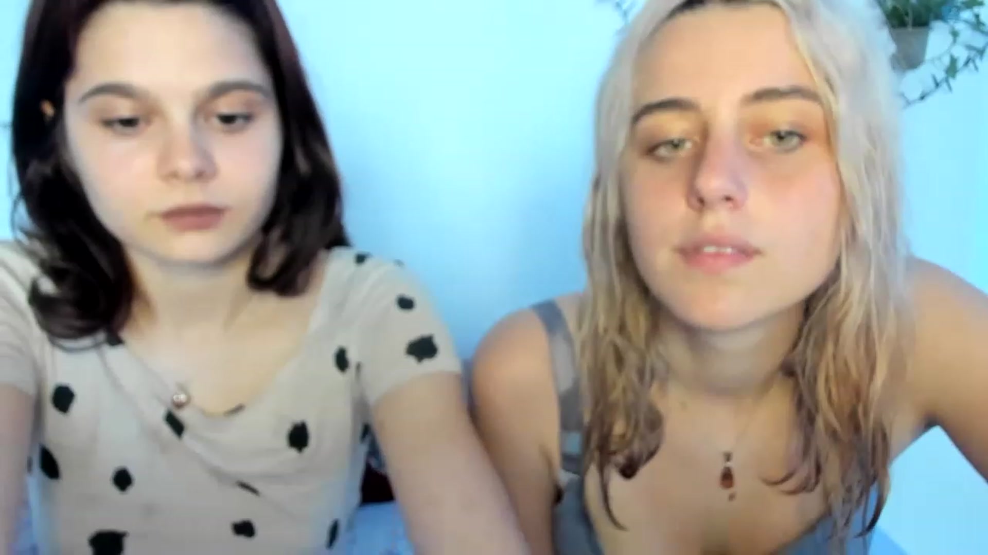 Gallery image thumbnail from AliceKatz's myfreecams stream on, 06/18/2023, 17:19 image 6 of 20